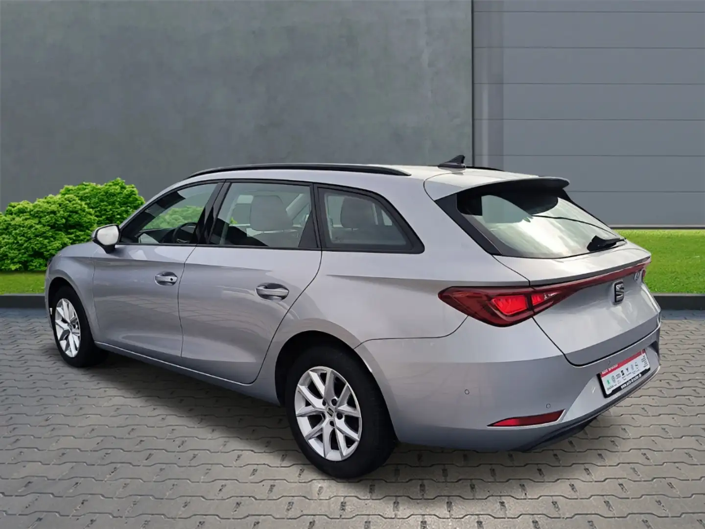 SEAT Leon Sportstourer Style 2.0 TDI+Alufelgen+Navi+Klimaaut Stříbrná - 2