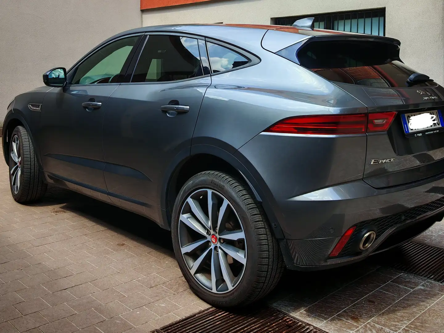 Jaguar E-Pace R Dynamic HSE 2.0 150 cv Grijs - 2