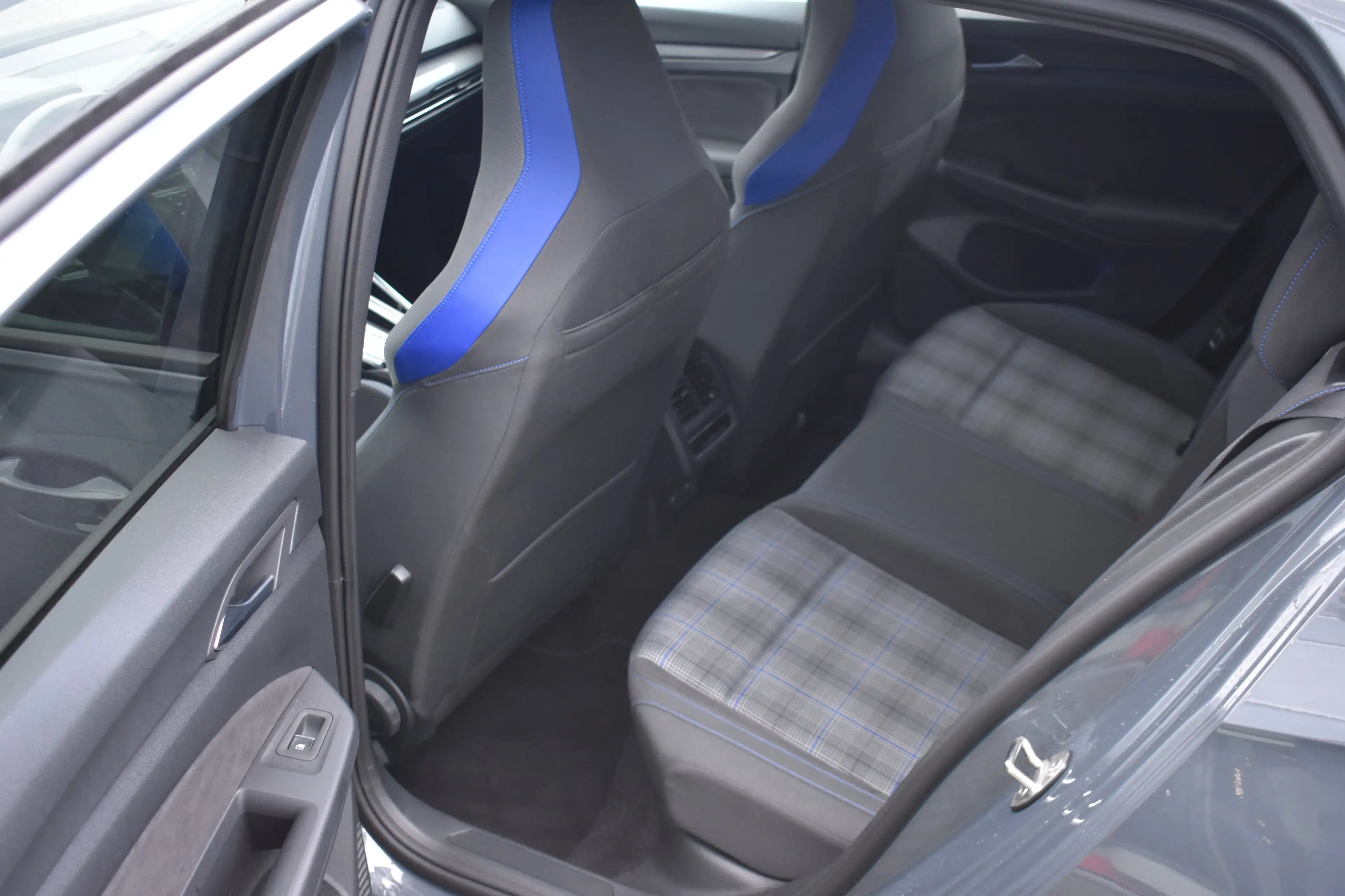 Volkswagen Golf GTE 1.4 eHybrid 245PK | NAVIGATIE | 18 INCH | STOEL + — photo 16