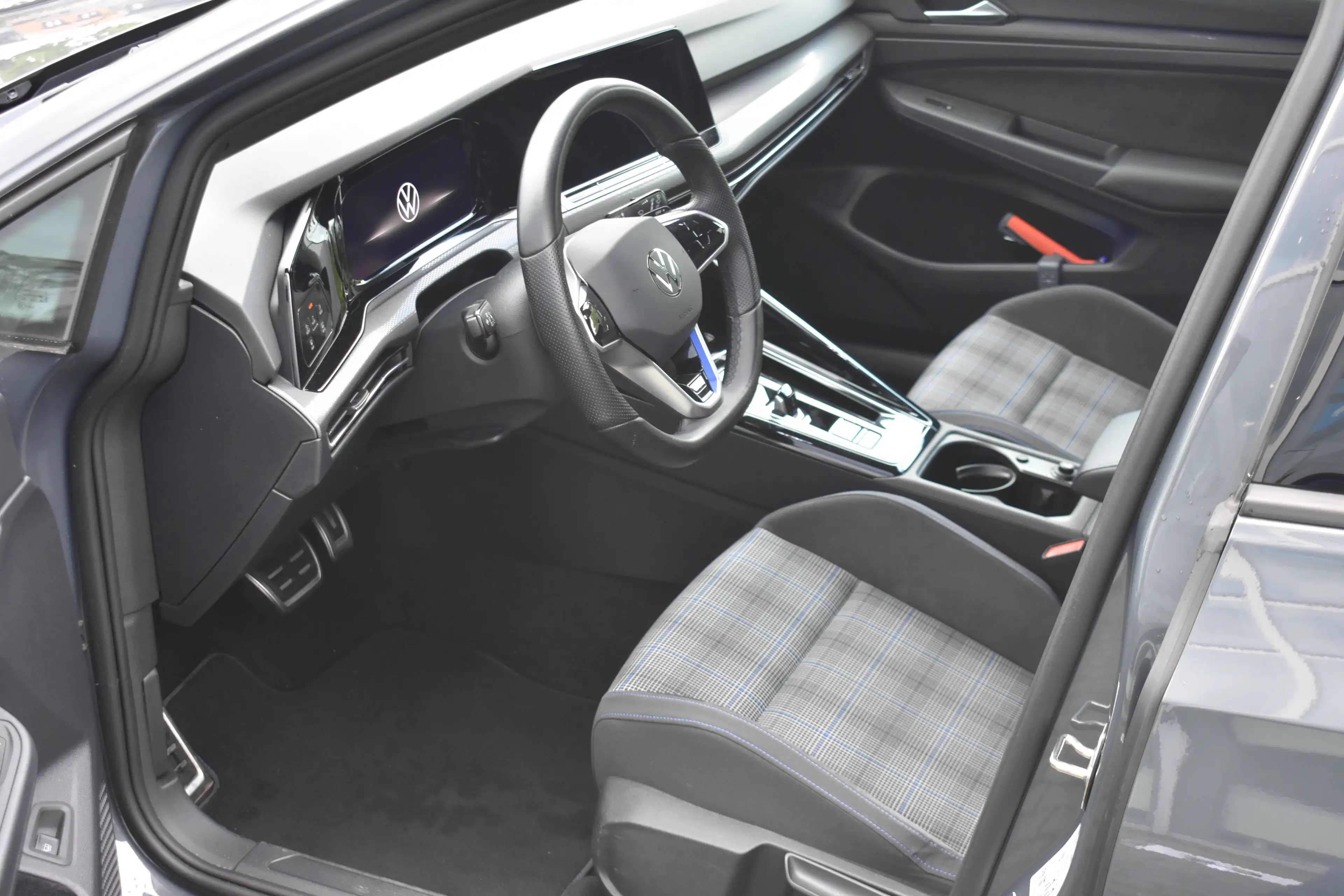 Volkswagen Golf GTE 1.4 eHybrid 245PK | NAVIGATIE | 18 INCH | STOEL + — photo 12