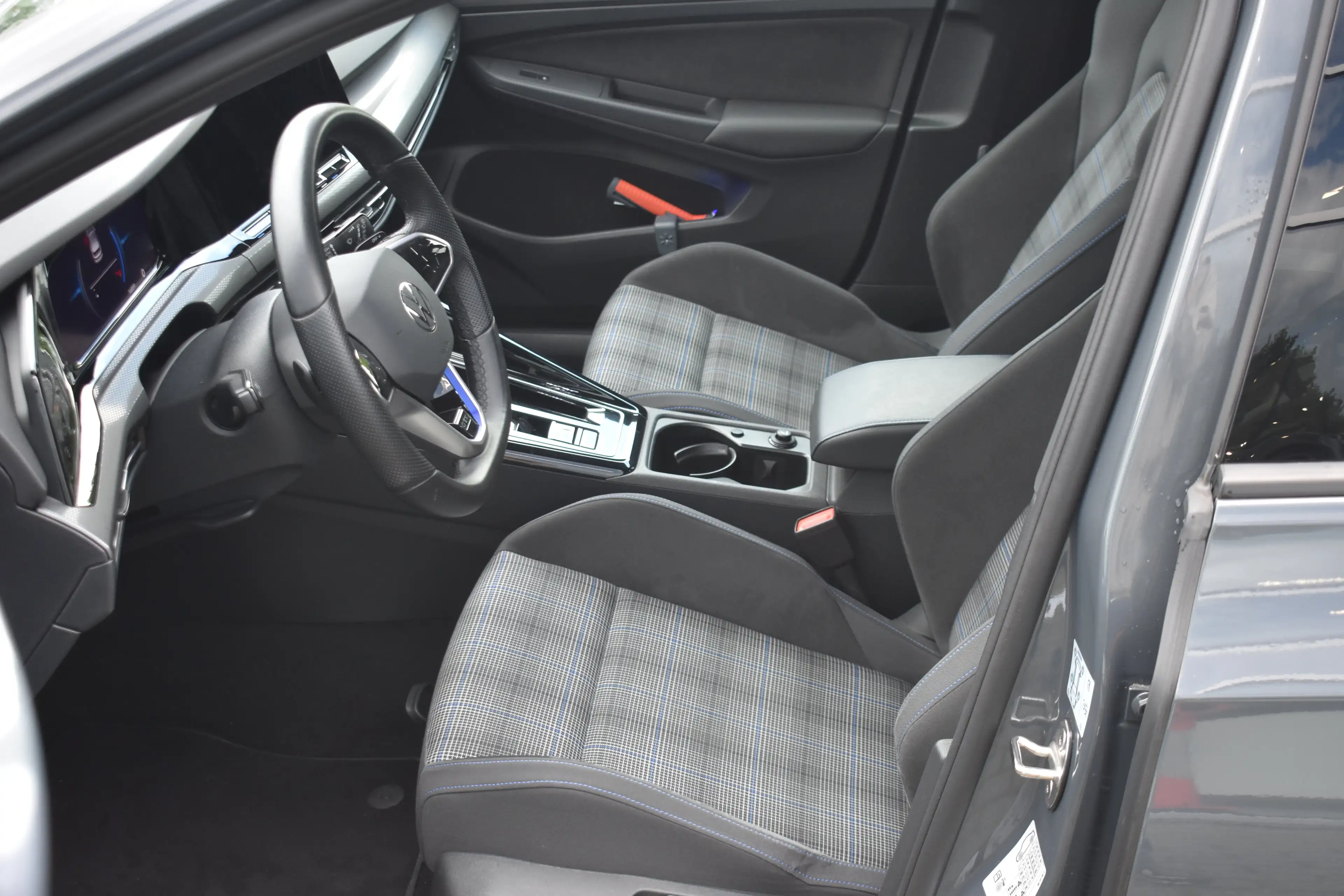 Volkswagen Golf GTE 1.4 eHybrid 245PK | NAVIGATIE | 18 INCH | STOEL + — photo 13