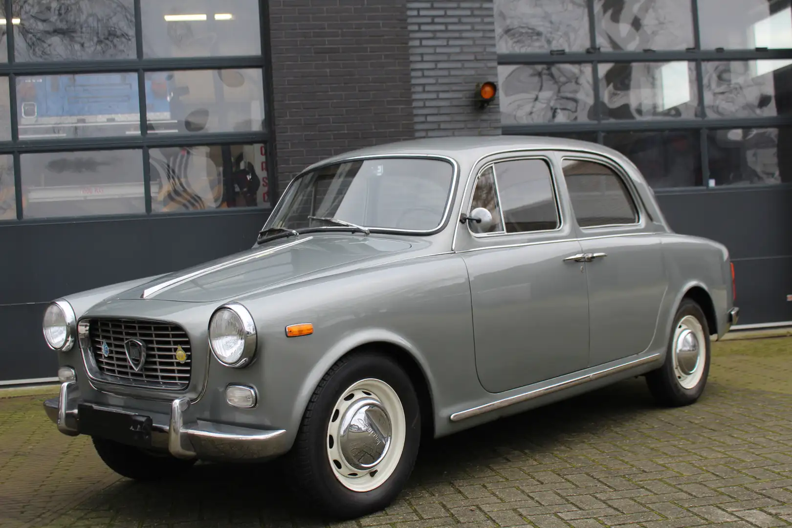 Lancia Appia Series III Berlina V4 NIEUWSTAAT! RESTORED Gris - 2
