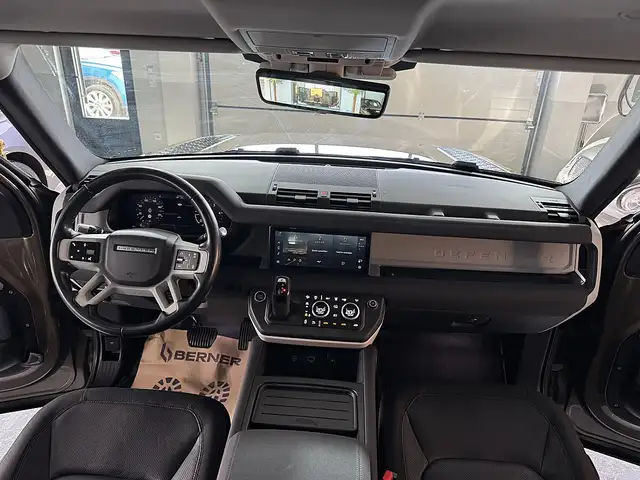 Land Rover Defender view 12