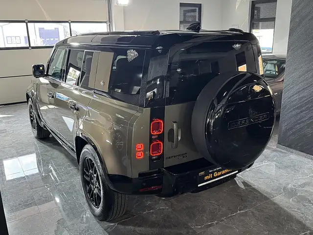 Land Rover Defender view 6