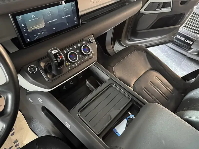 Land Rover Defender view 13