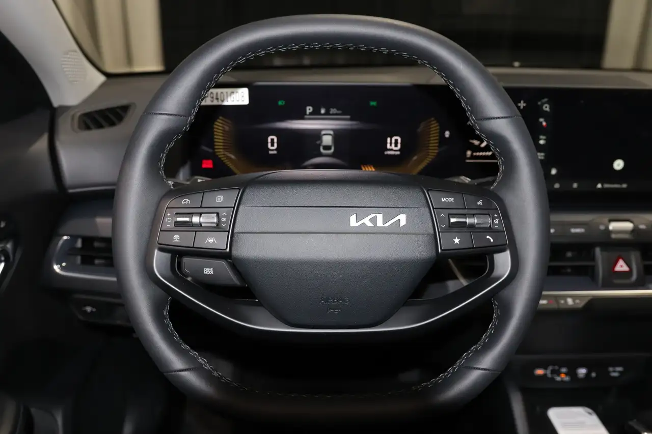 Kia K4 photo Kia K4