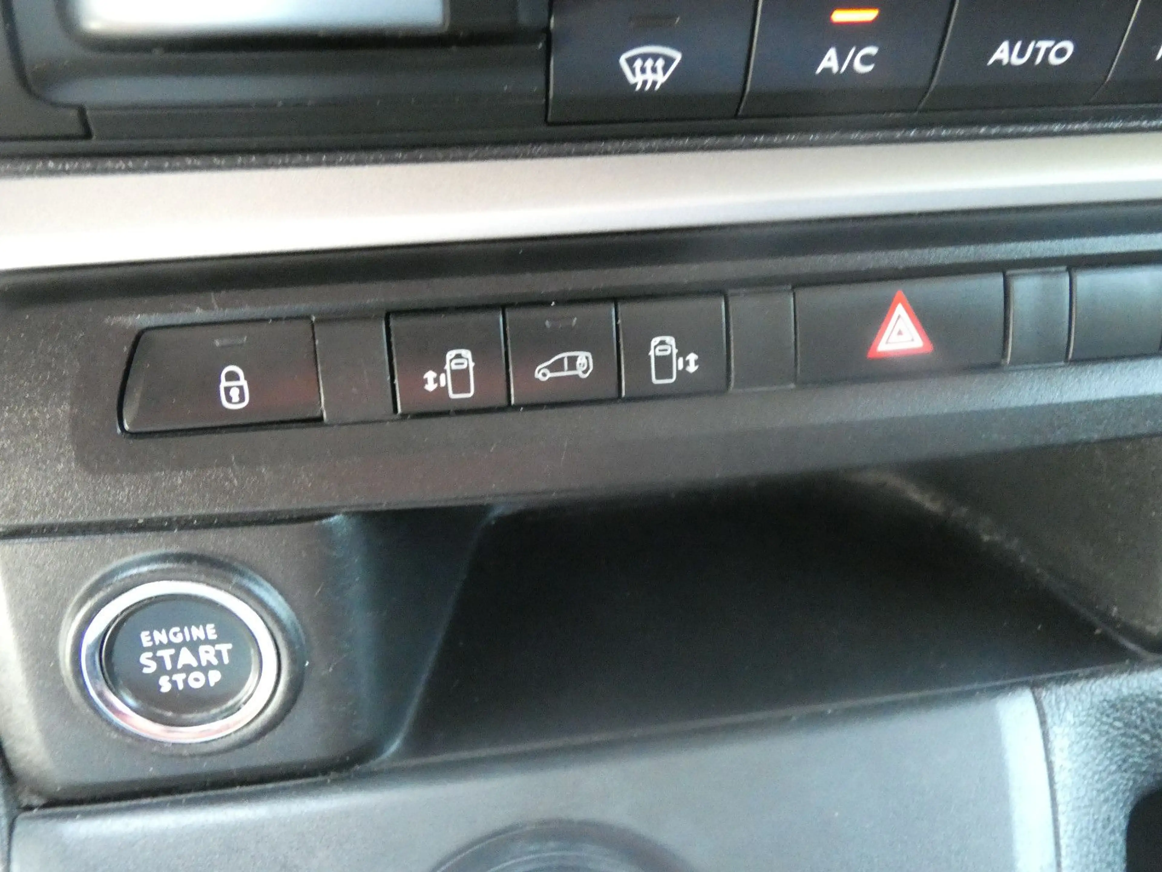 Peugeot Expert Kasten Edition L2 Klima Temp. — photo 13
