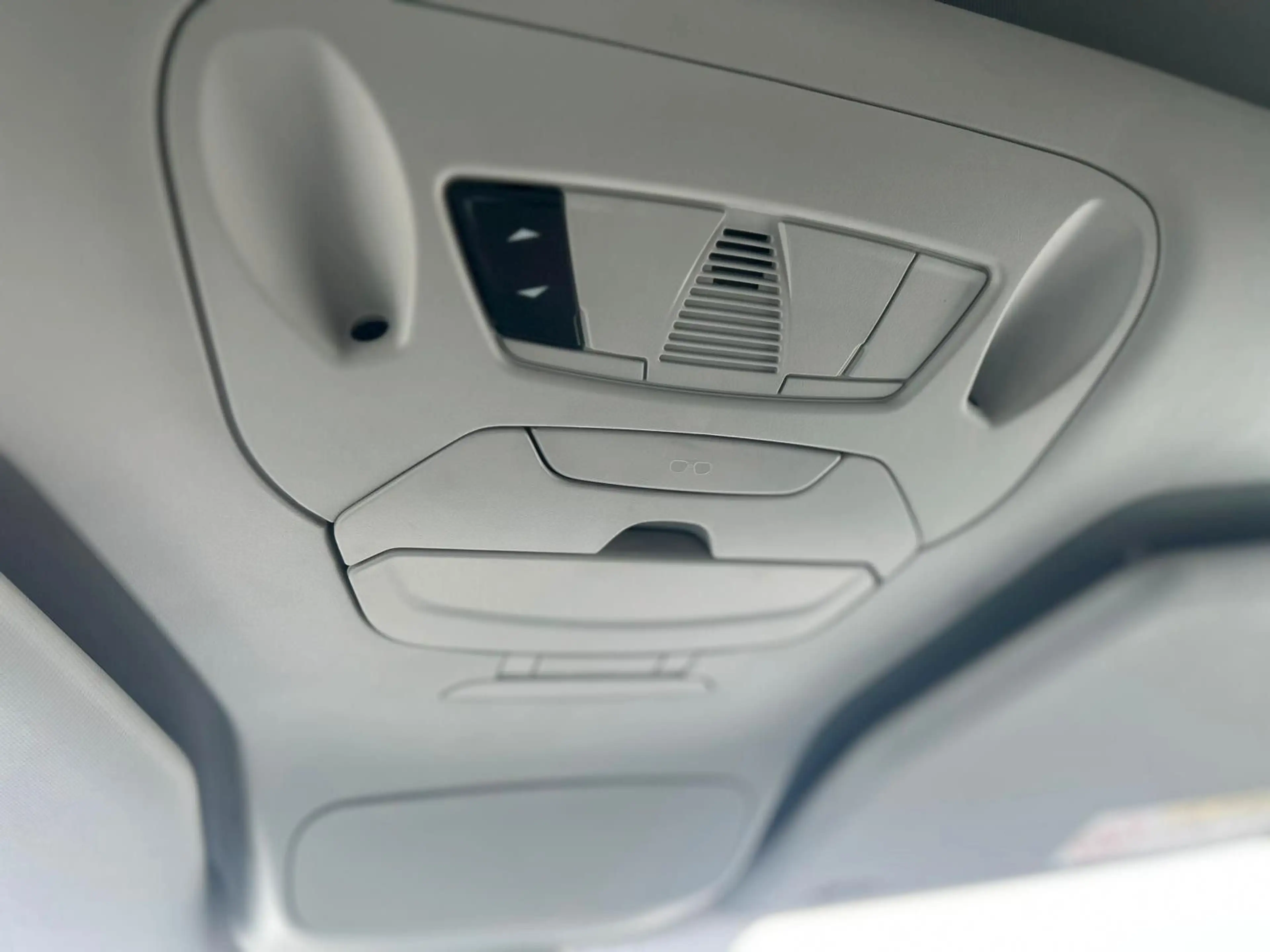Ford Grand Tourneo Connect Titanium — photo 25