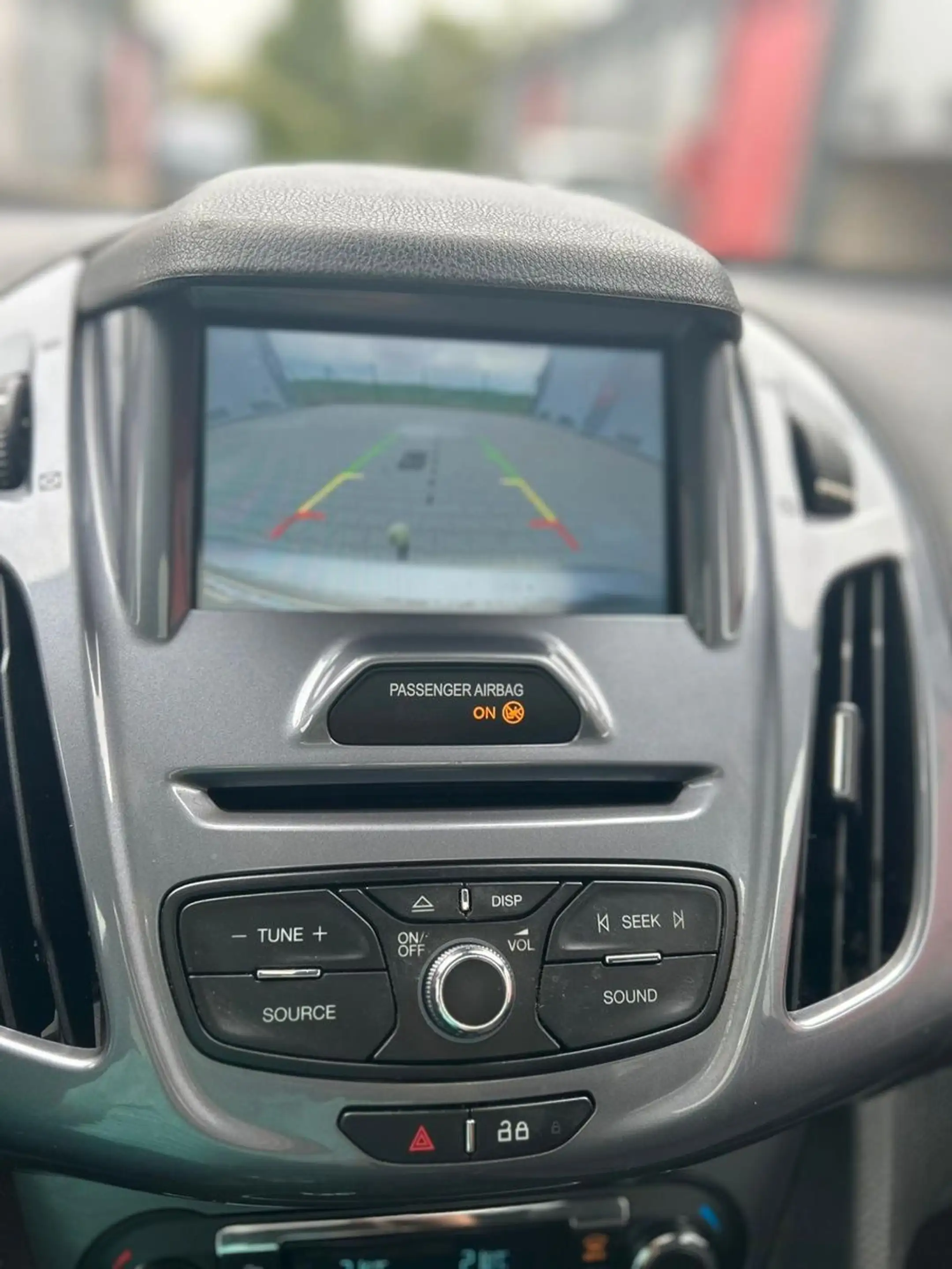 Ford Grand Tourneo Connect Titanium — photo 28