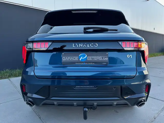 Lynk & Co 01 view 4