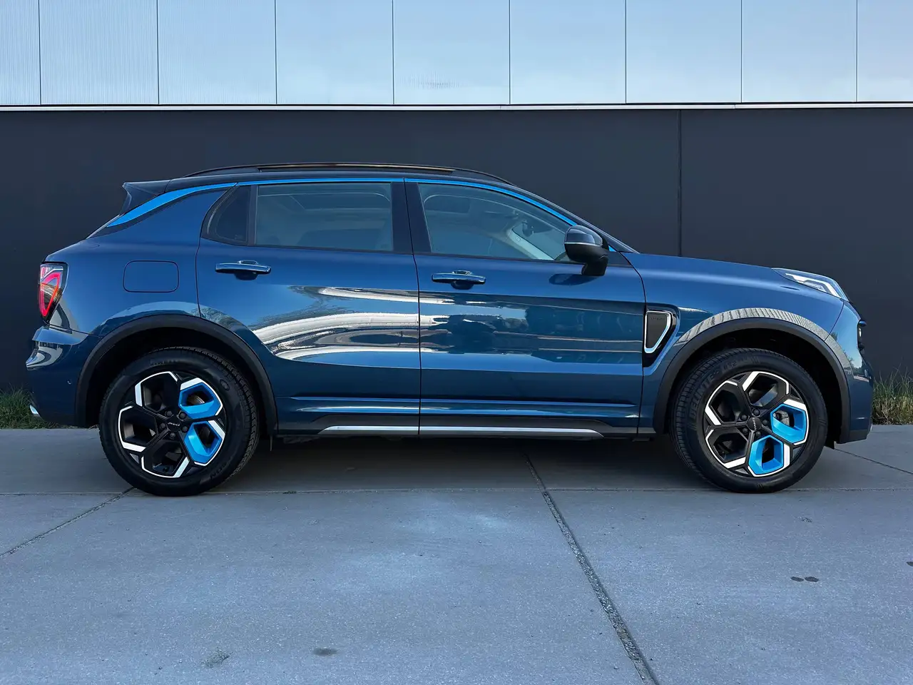 Lynk & Co 01 2022
