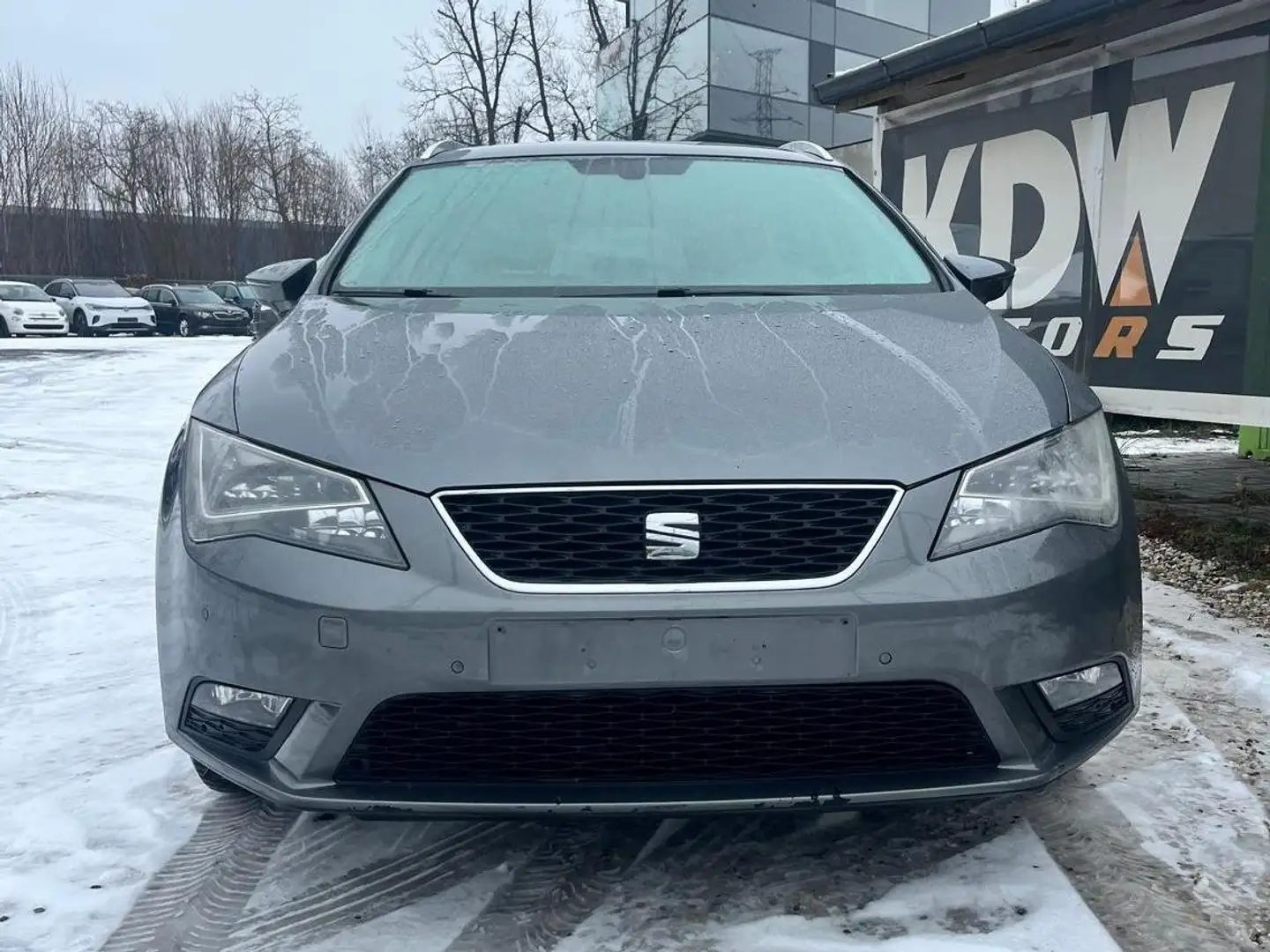 SEAT Leon Leon ST 1.6 TDI Start Grau - 2