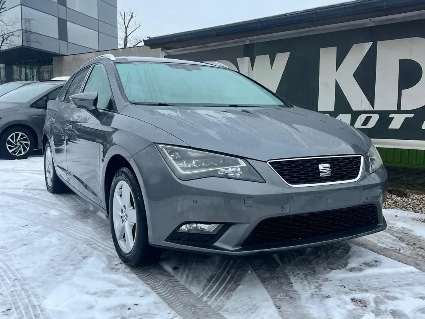 SEAT Leon Leon ST 1.6 TDI Start Grau - 1
