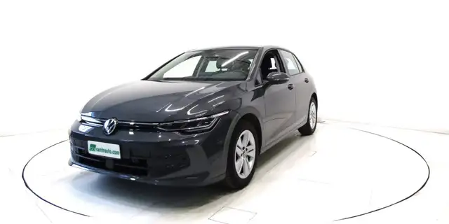 Volkswagen Golf view 3