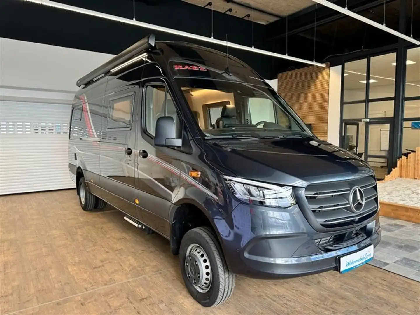 Kabe Travel Master CRV690 LB 5.5to 4x4 Gris - 1