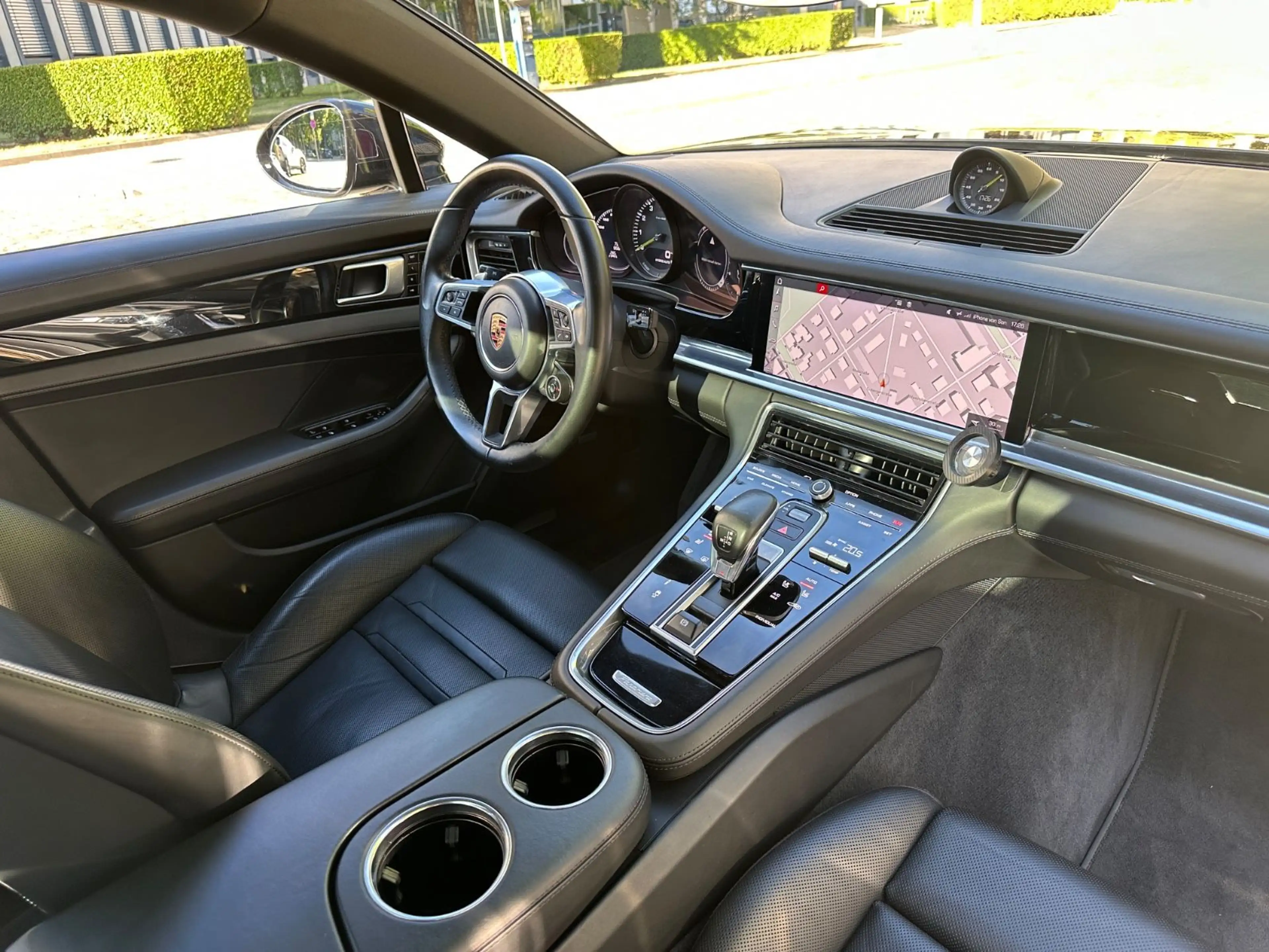 Porsche Panamera 4 E-Hybrid — photo 2