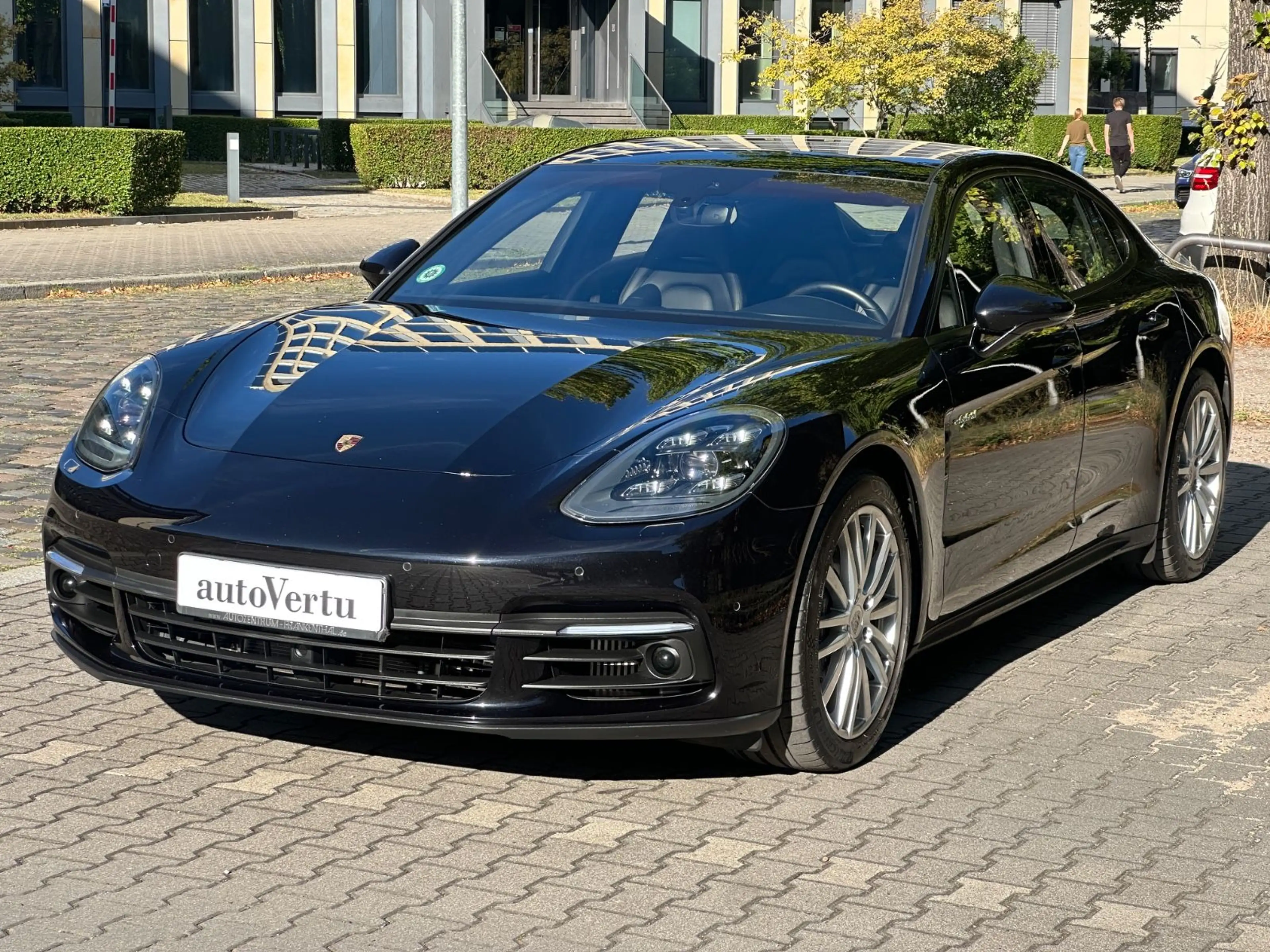 Porsche Panamera 4 E-Hybrid — photo 6