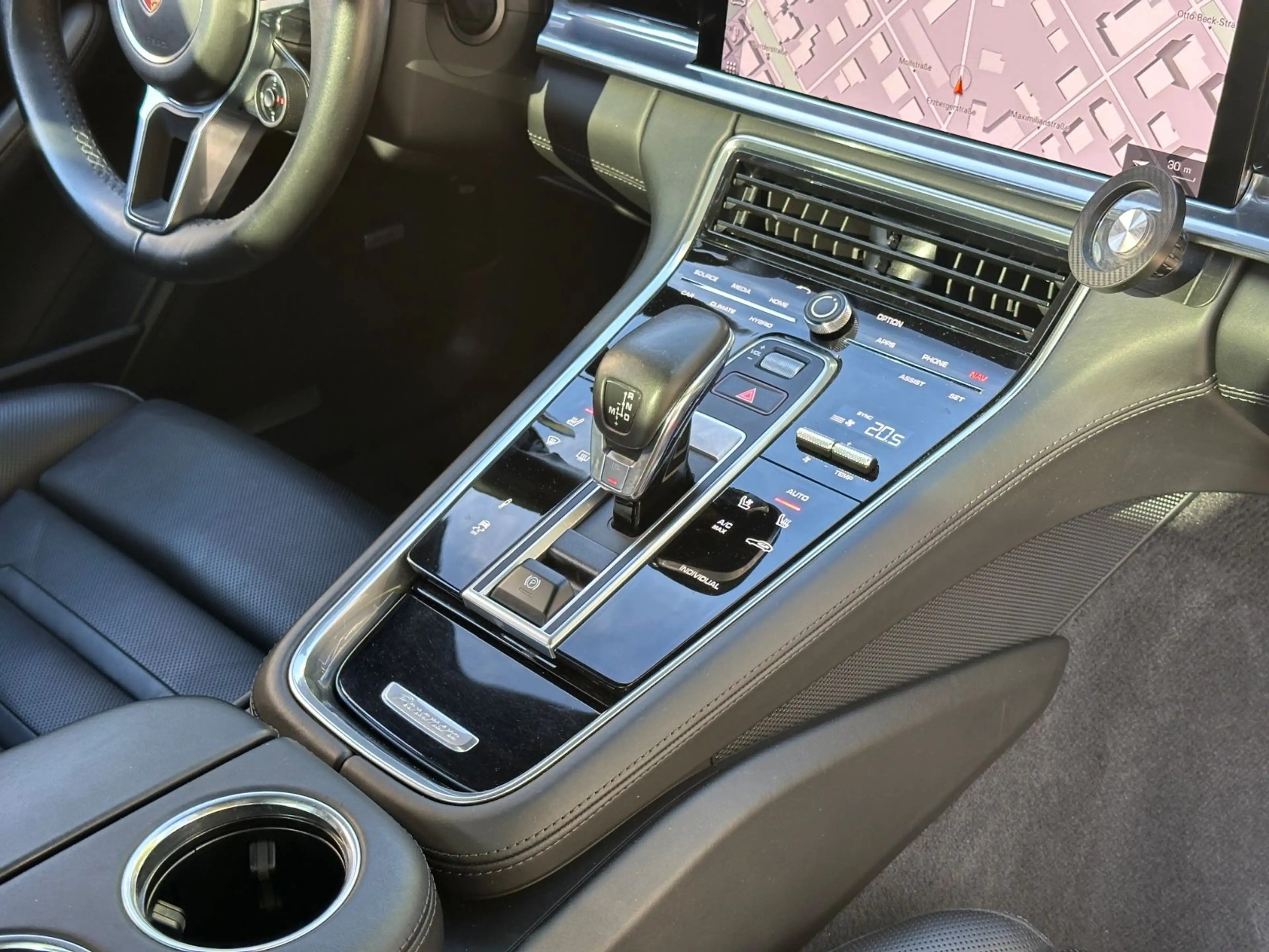 Porsche Panamera 4 E-Hybrid — photo 13