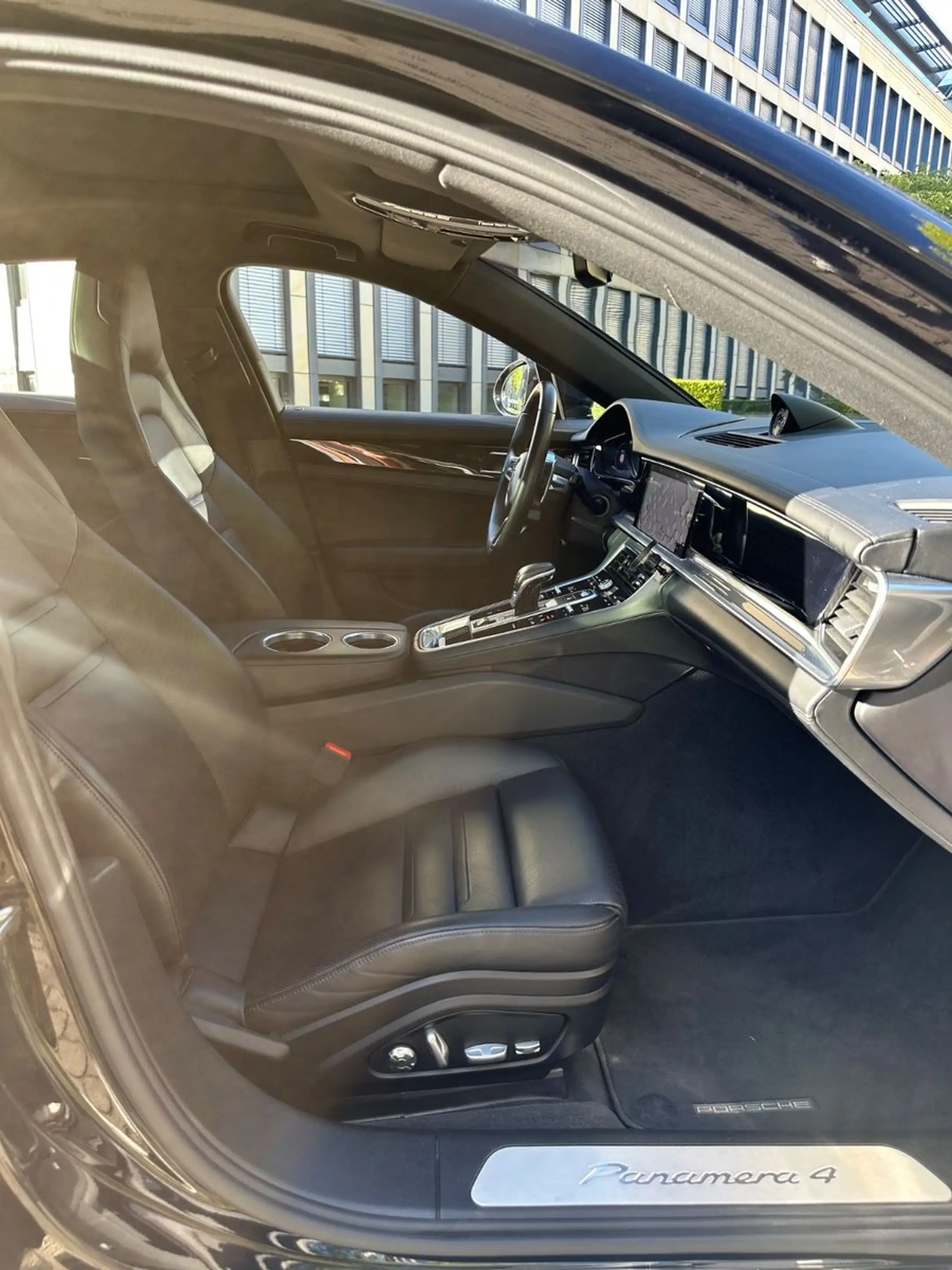 Porsche Panamera 4 E-Hybrid — photo 12