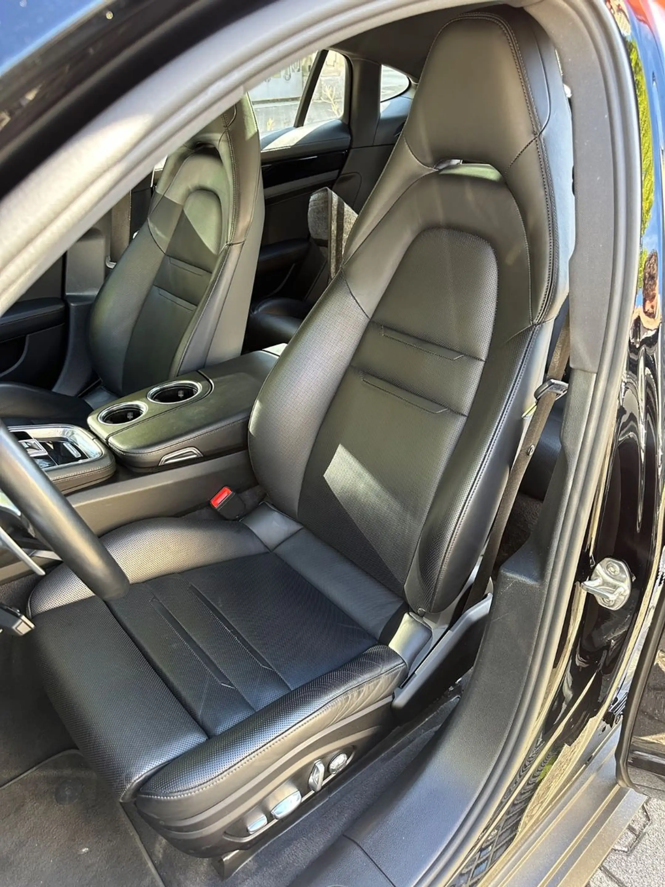 Porsche Panamera 4 E-Hybrid — photo 15