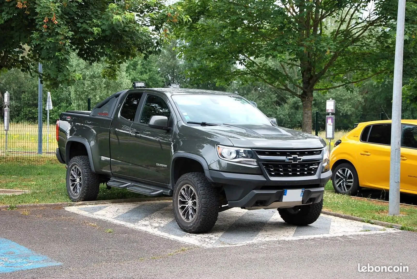 Chevrolet Colorado zr2 v6 3.6 Grau - 1