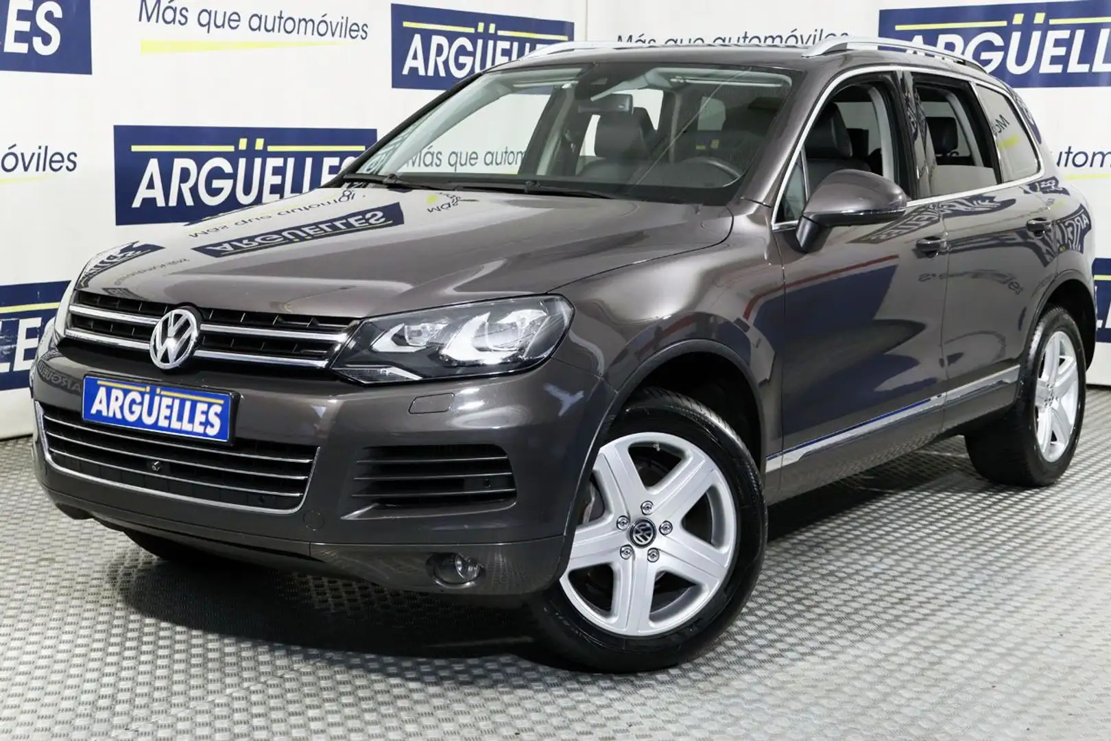 Volkswagen Touareg 3.0TDI +Motion Tiptronic Gris - 1