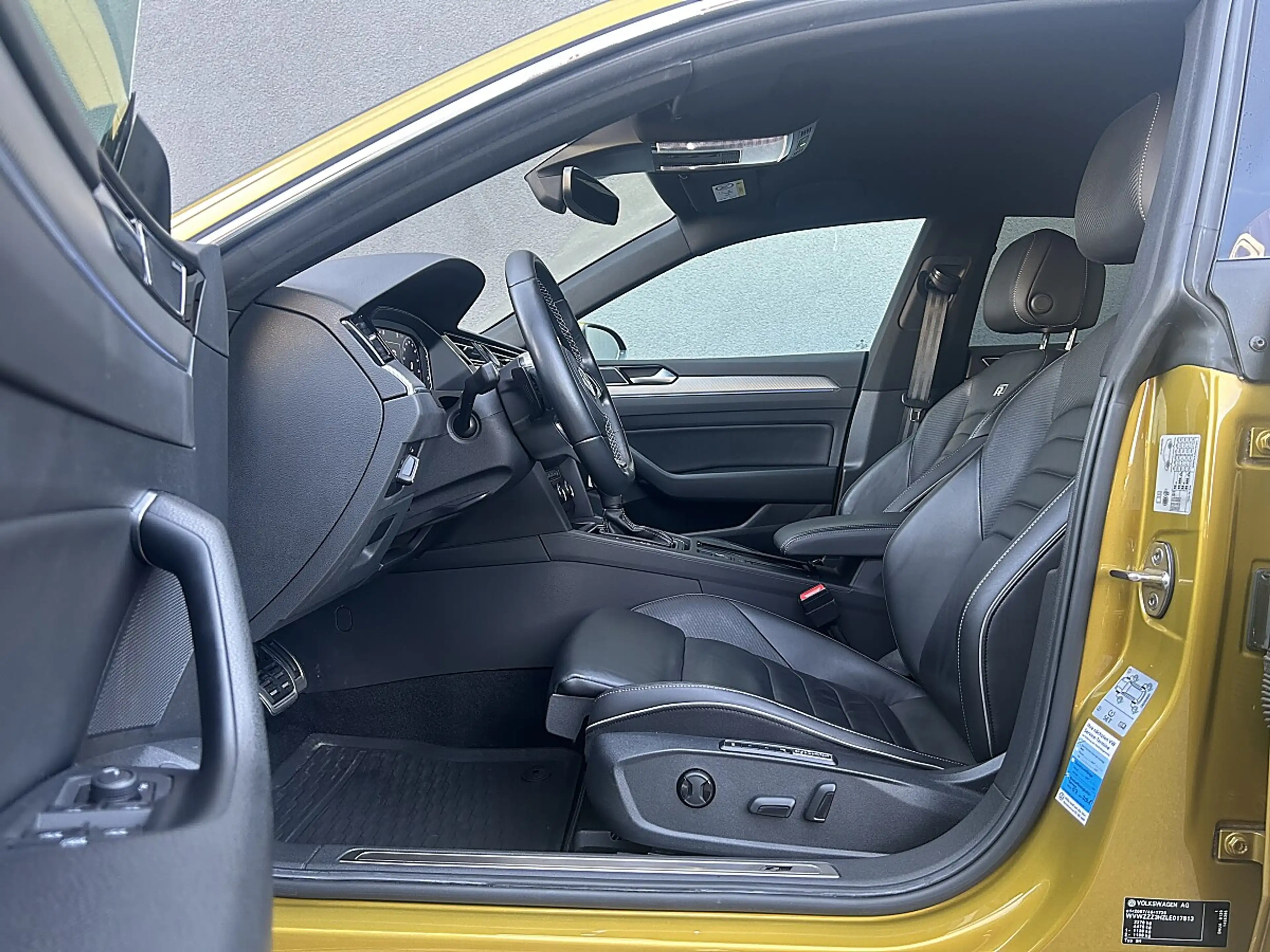 Volkswagen Arteon 2,0 TSI 4Motion R-Line DSG / R-LINE / ACC / NAVI — photo 6