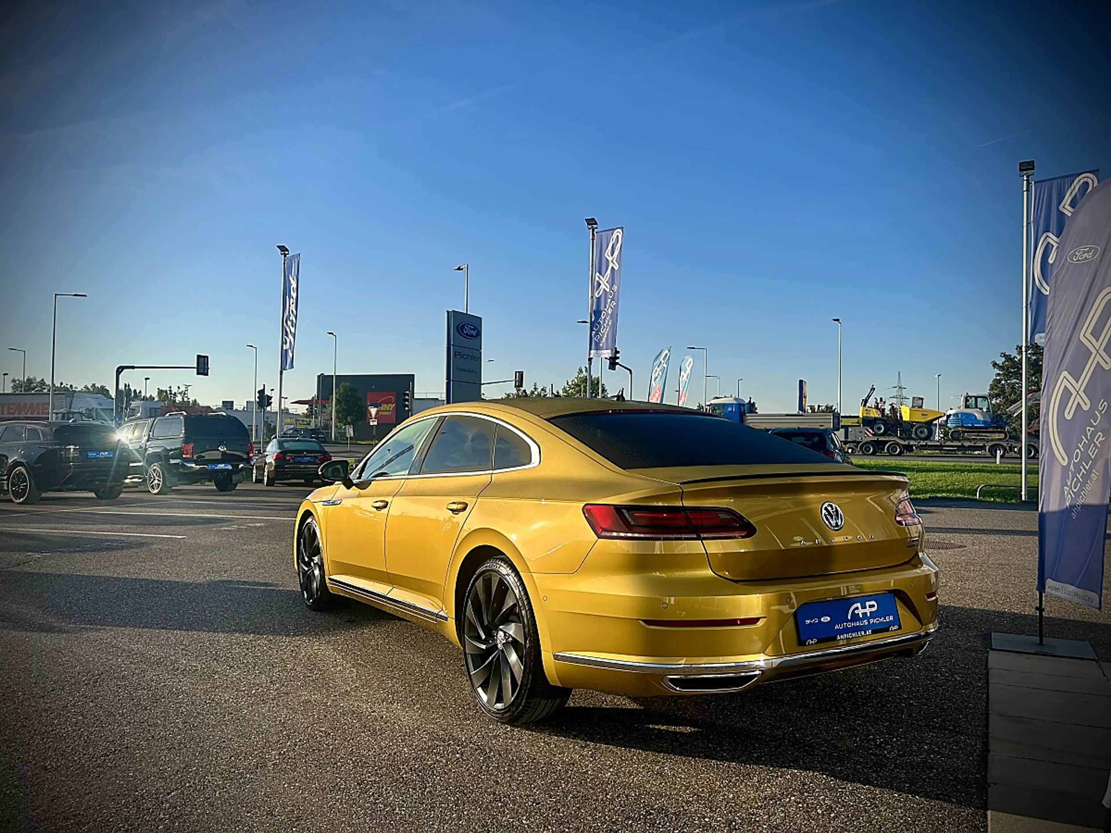 Volkswagen Arteon 2,0 TSI 4Motion R-Line DSG / R-LINE / ACC / NAVI — photo 4