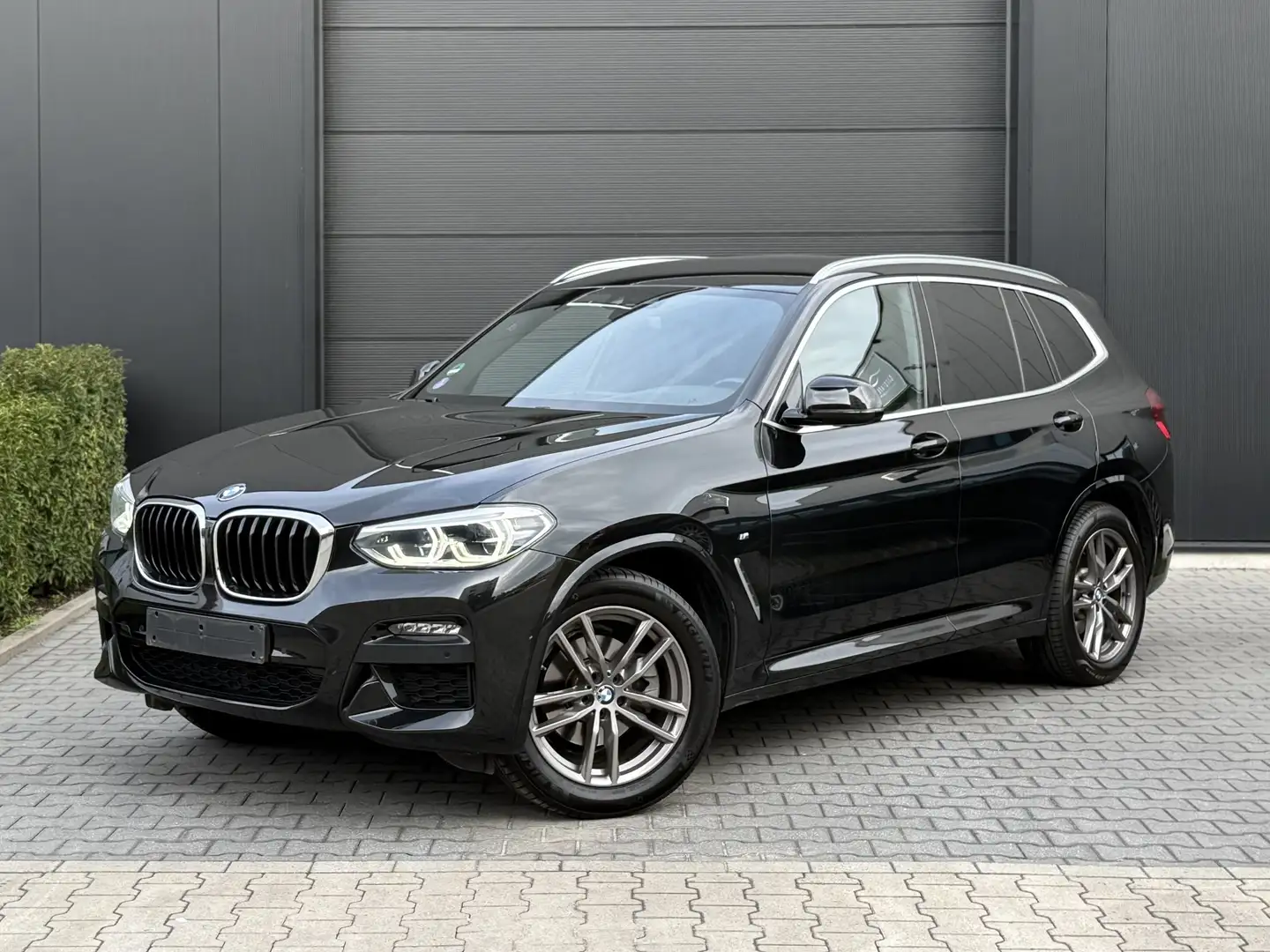 BMW X3 X3 xDrive20i M-Sport/Carplay/Head/Keyless/Leder Zwart - 1