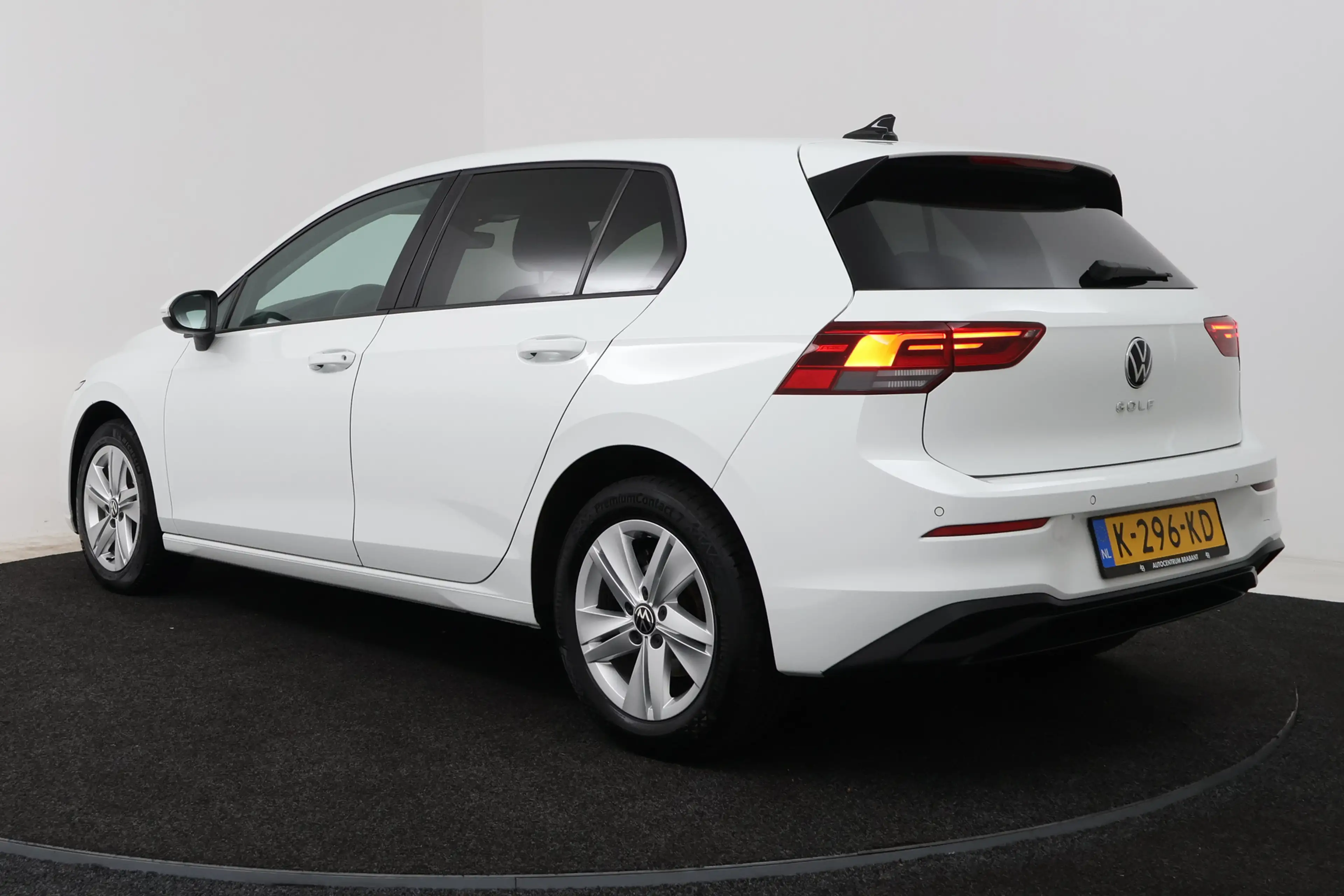 Volkswagen Golf 1.0 TSI Life (CRUISE CONTROL ADAPTIEF, NAVIGATIE, — photo 5