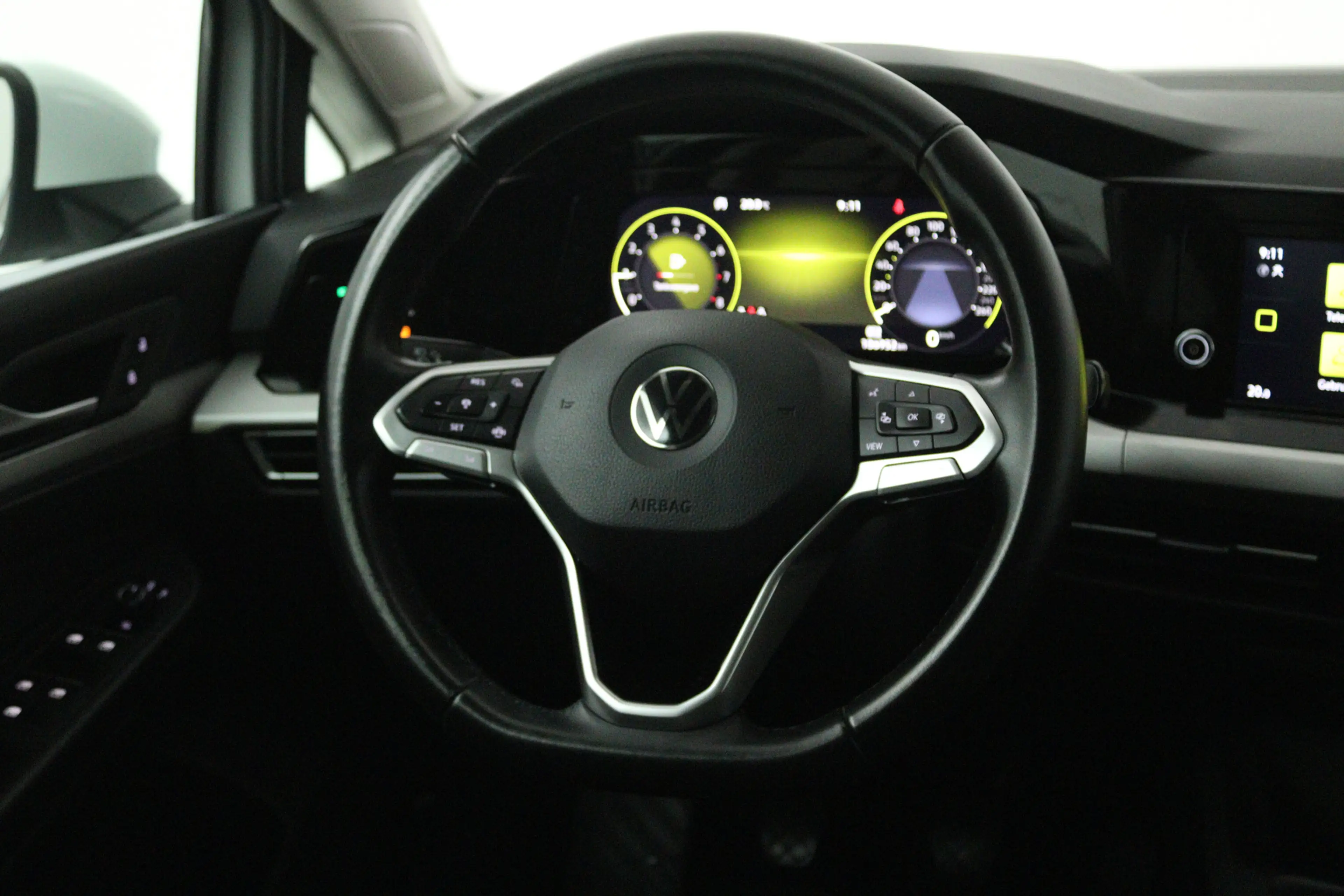 Volkswagen Golf 1.0 TSI Life (CRUISE CONTROL ADAPTIEF, NAVIGATIE, — photo 4