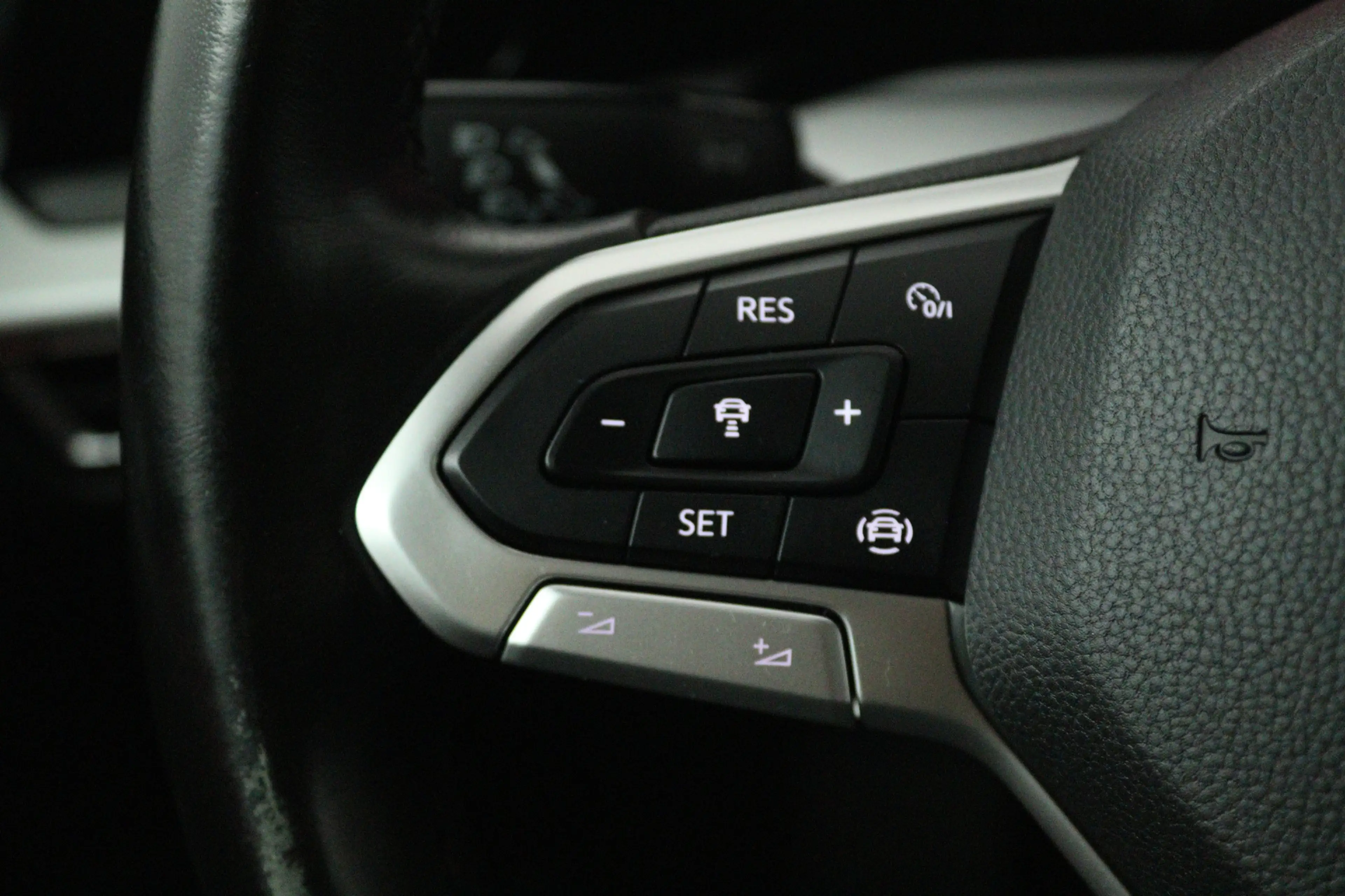 Volkswagen Golf 1.0 TSI Life (CRUISE CONTROL ADAPTIEF, NAVIGATIE, — photo 10