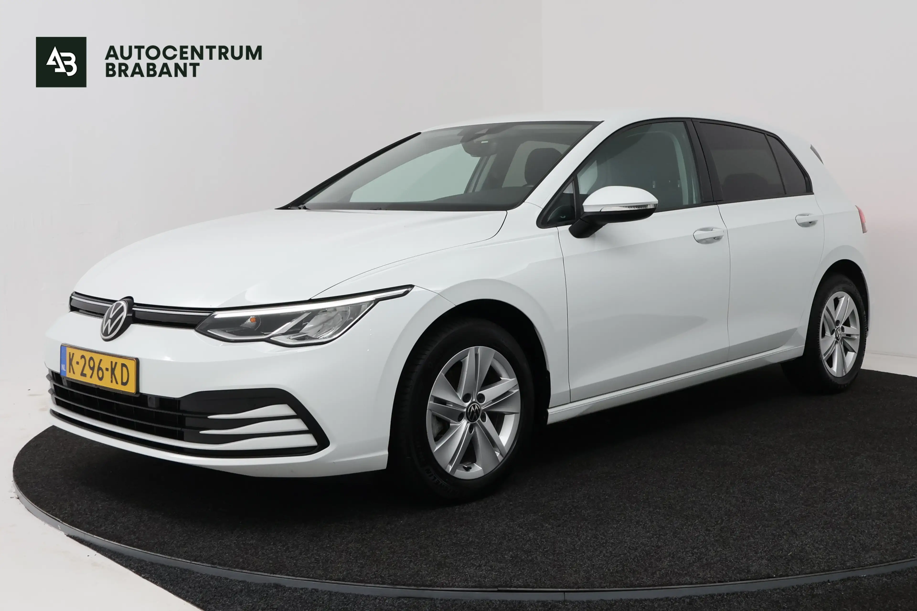 Volkswagen Golf 1.0 TSI Life (CRUISE CONTROL ADAPTIEF, NAVIGATIE,
