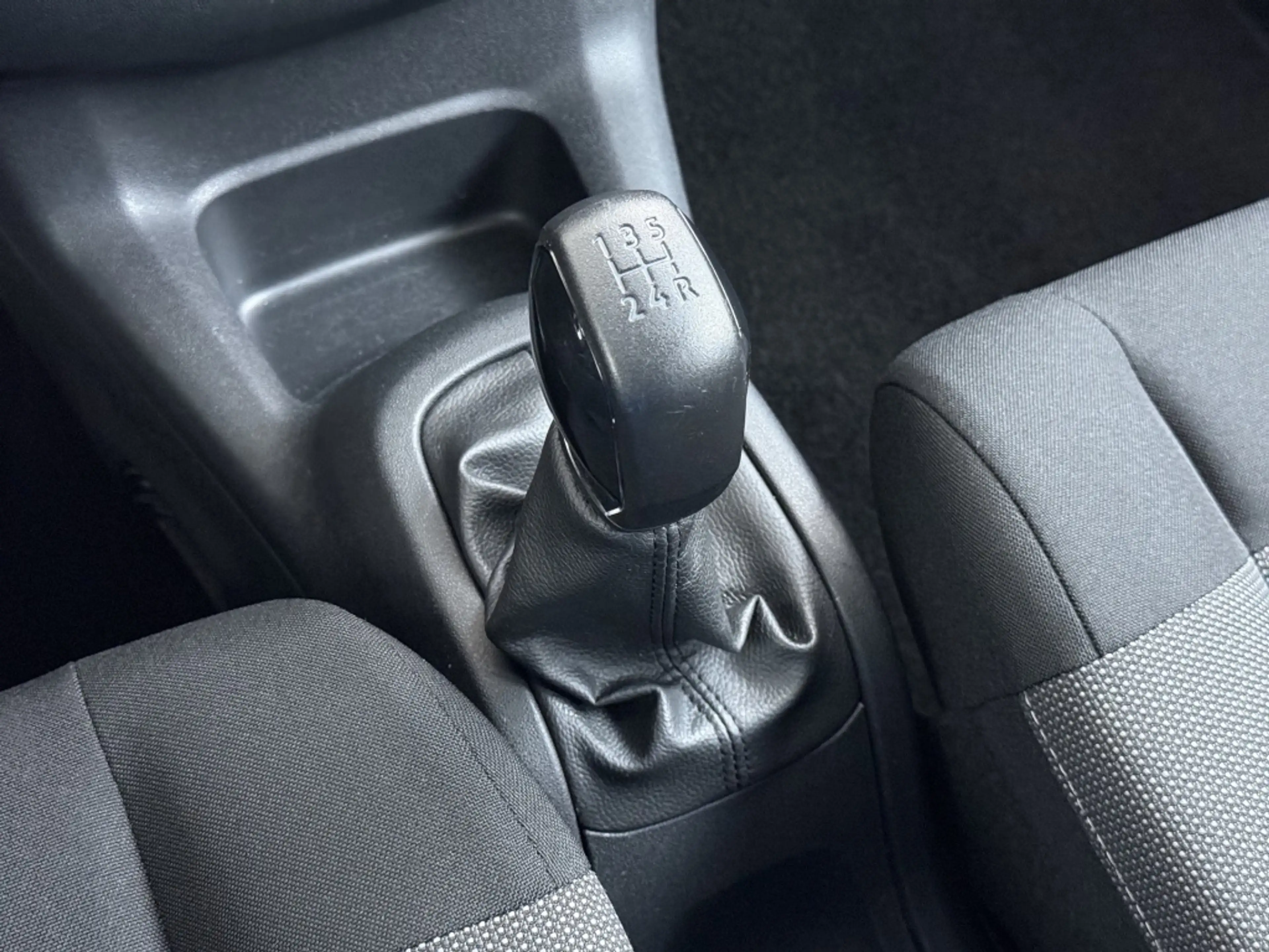 Citroen C4 Cactus 1.2 PureTech Feel — photo 30
