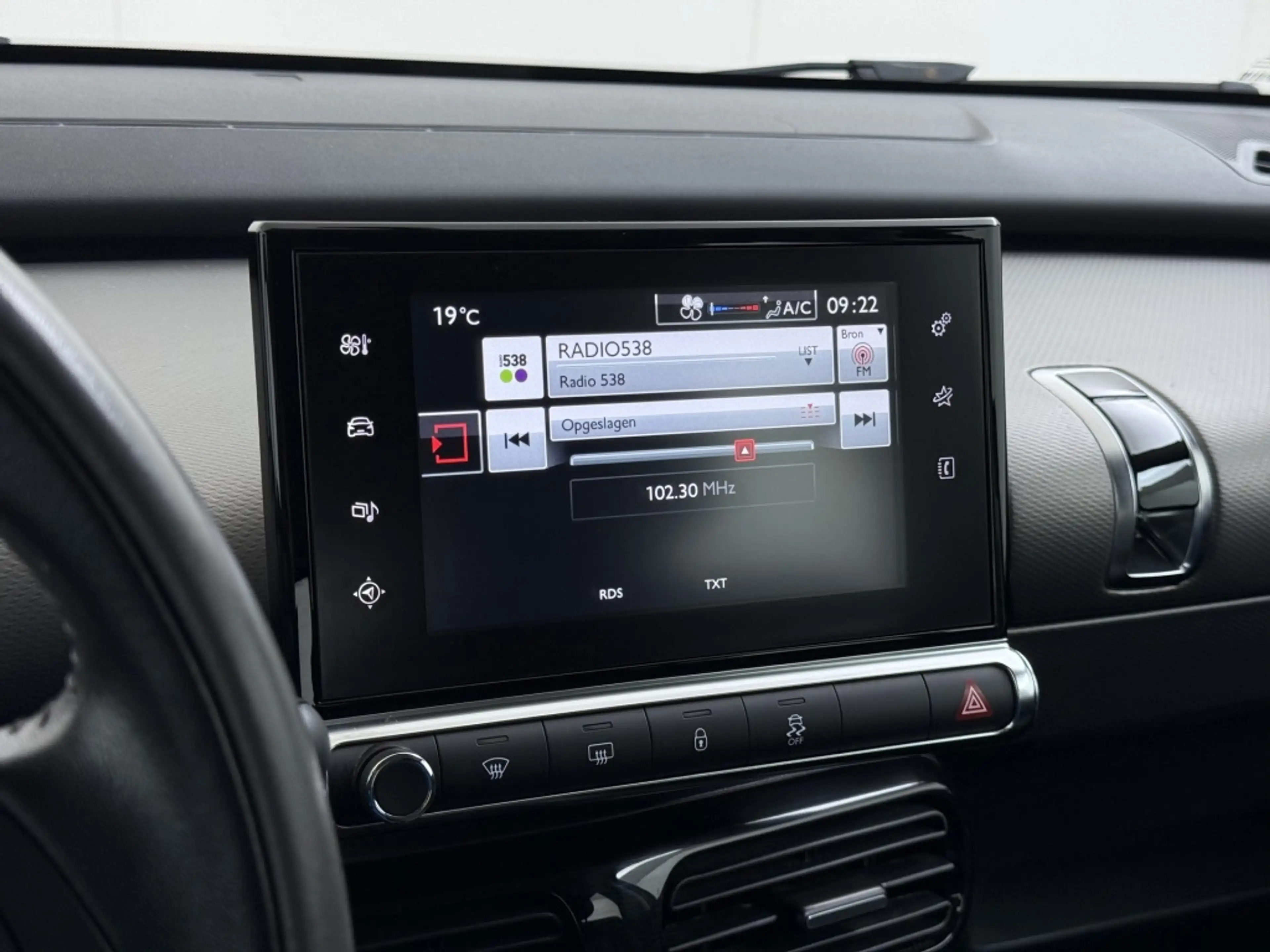 Citroen C4 Cactus 1.2 PureTech Feel — photo 26