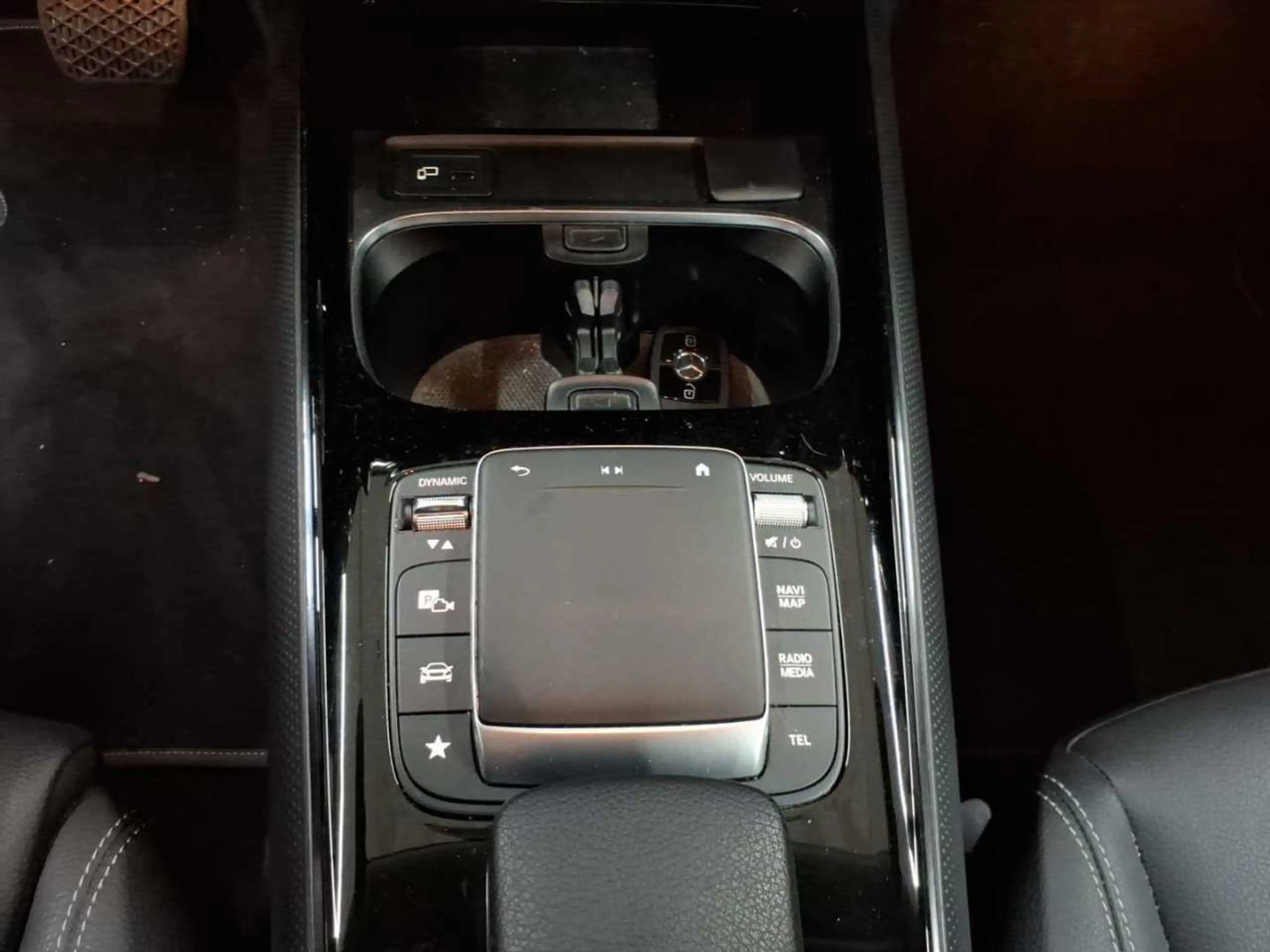Mercedes-Benz GLA 200 GLA 200 d 8G-BusiP LED MBUXP KAM SHZ — photo 10