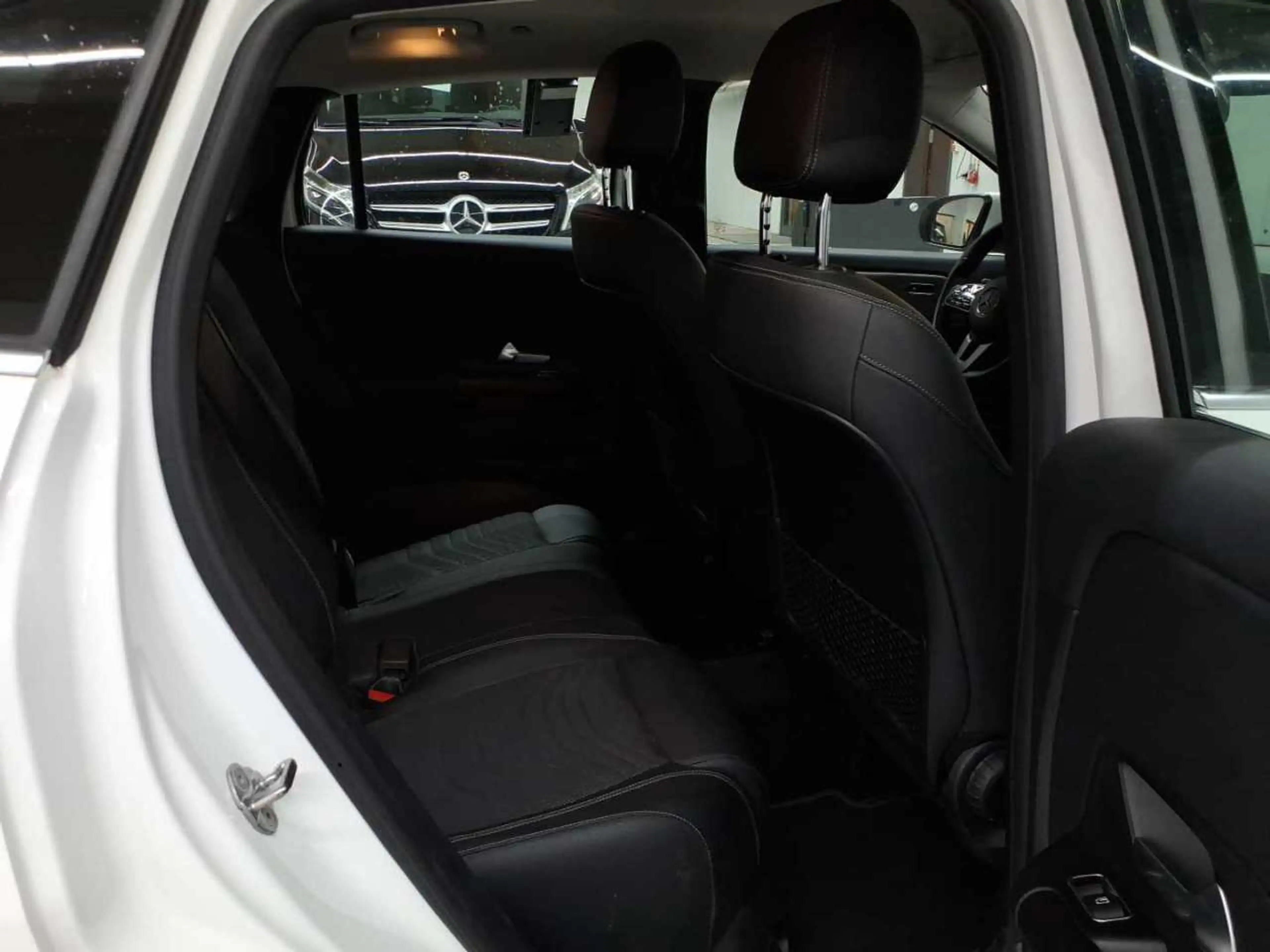 Mercedes-Benz GLA 200 GLA 200 d 8G-BusiP LED MBUXP KAM SHZ — photo 14