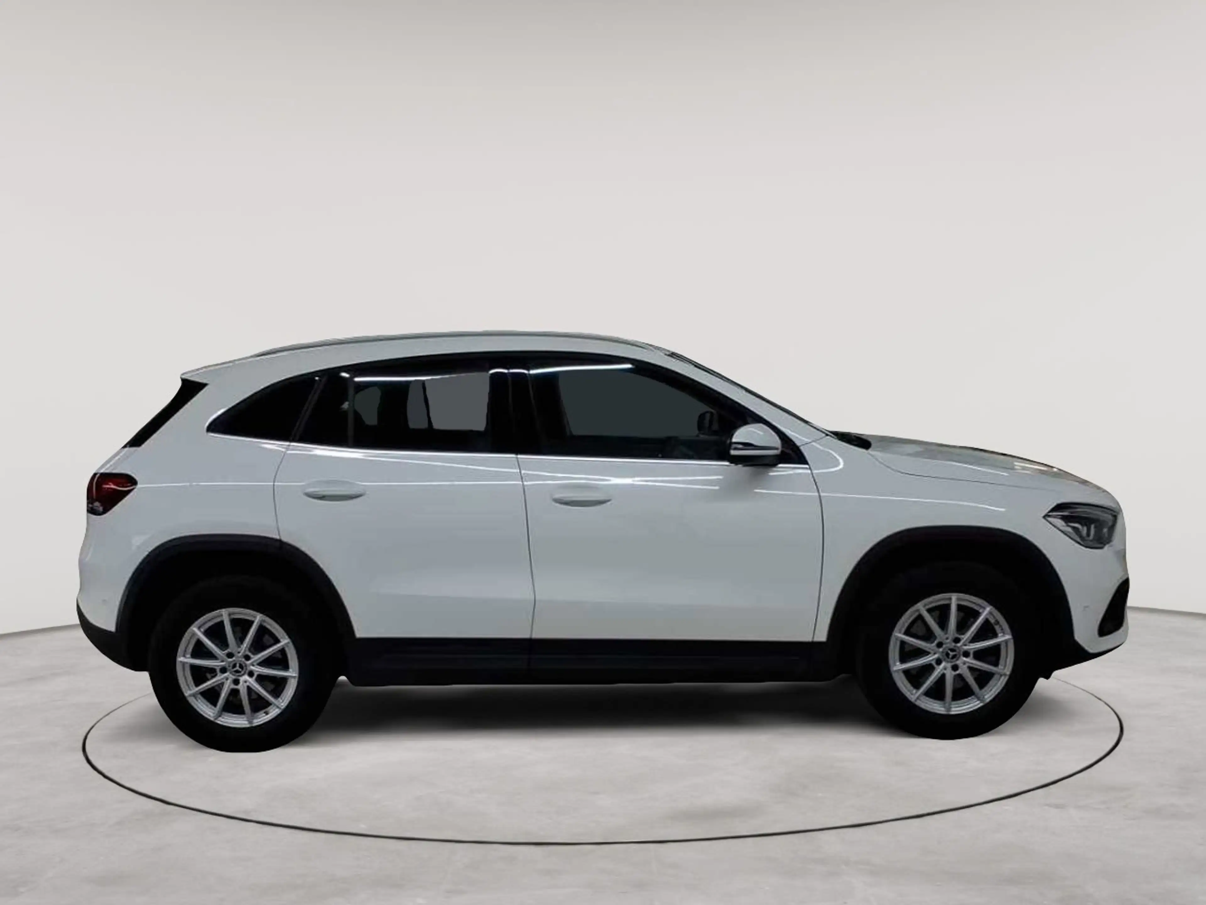 Mercedes-Benz GLA 200 GLA 200 d 8G-BusiP LED MBUXP KAM SHZ — photo 3