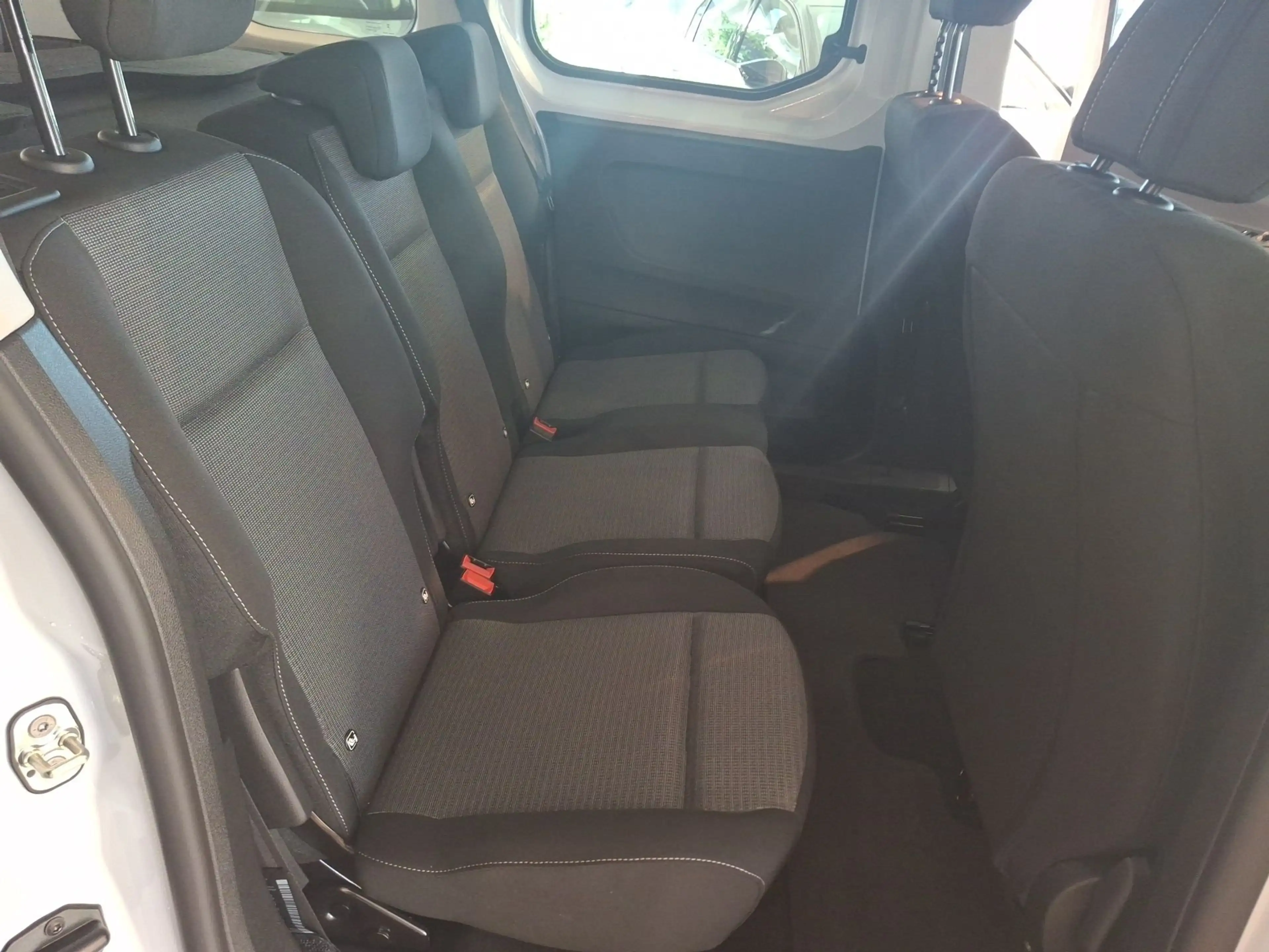 Toyota Proace City Verso L1 1.5 D4D 102 Combi — photo 14