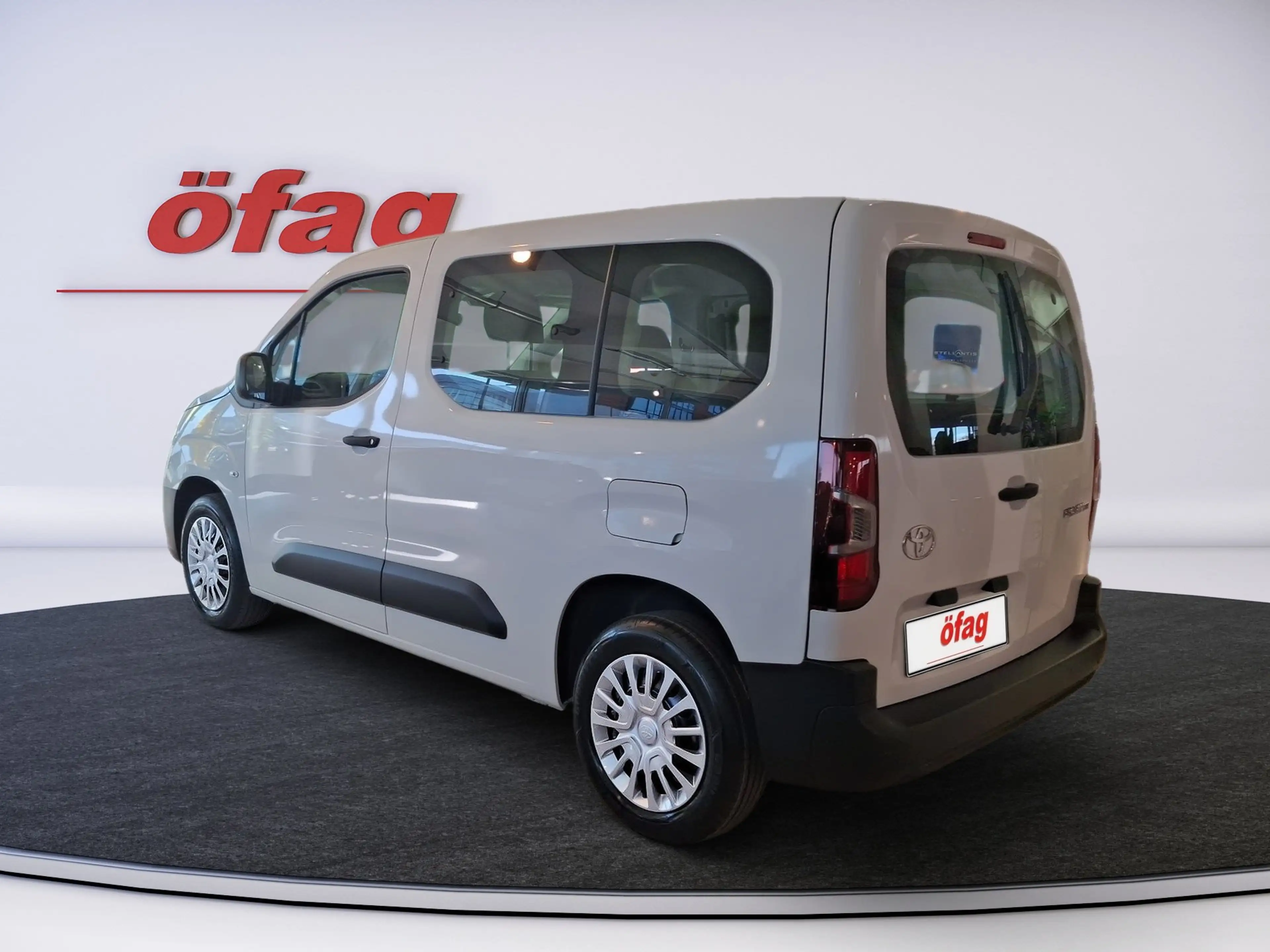 Toyota Proace City Verso L1 1.5 D4D 102 Combi — photo 4