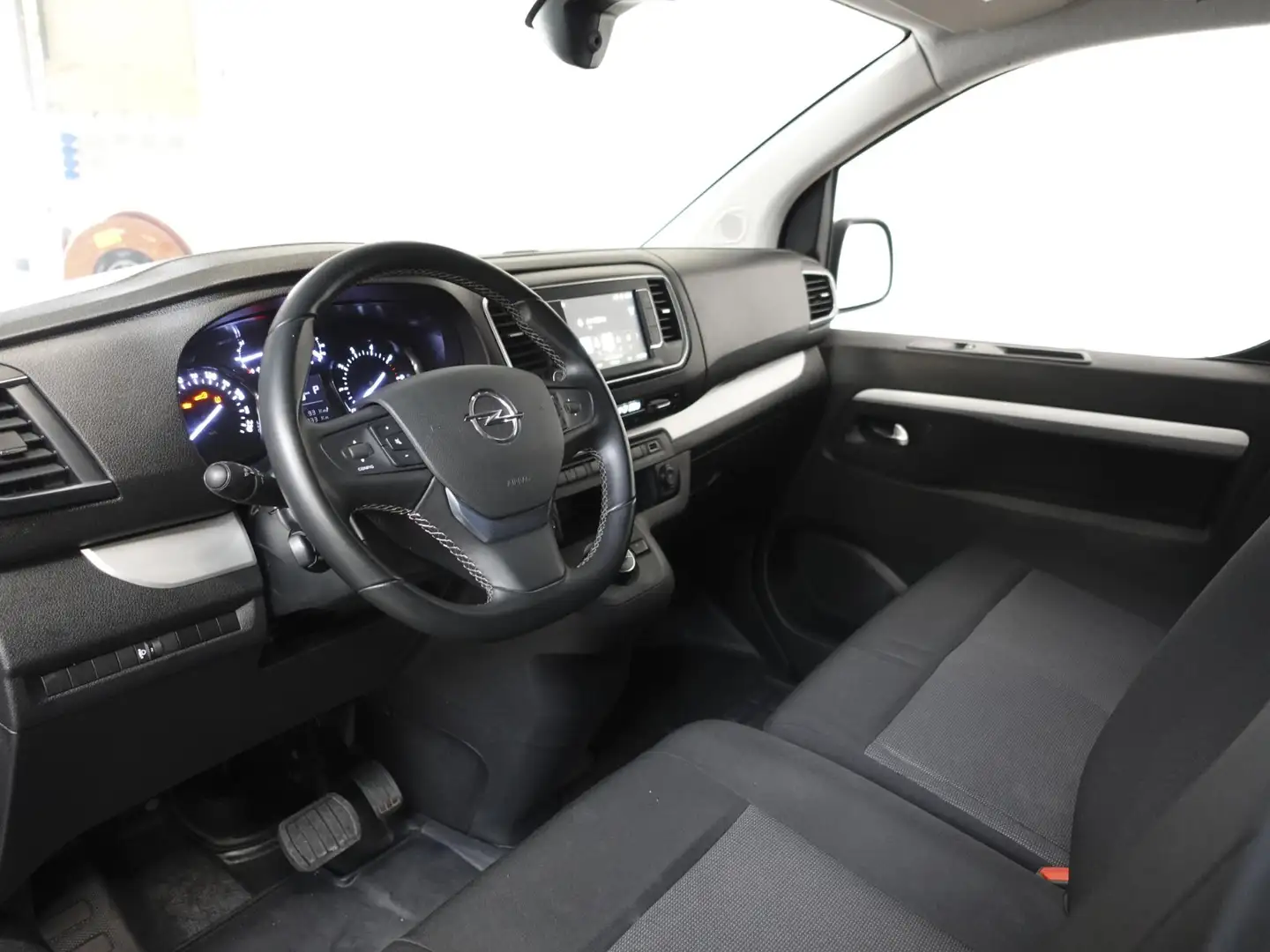 Opel Vivaro 2.0 BlueHDi 145PK L3 Automaat Airco Bluetooth Crui Gris - 2