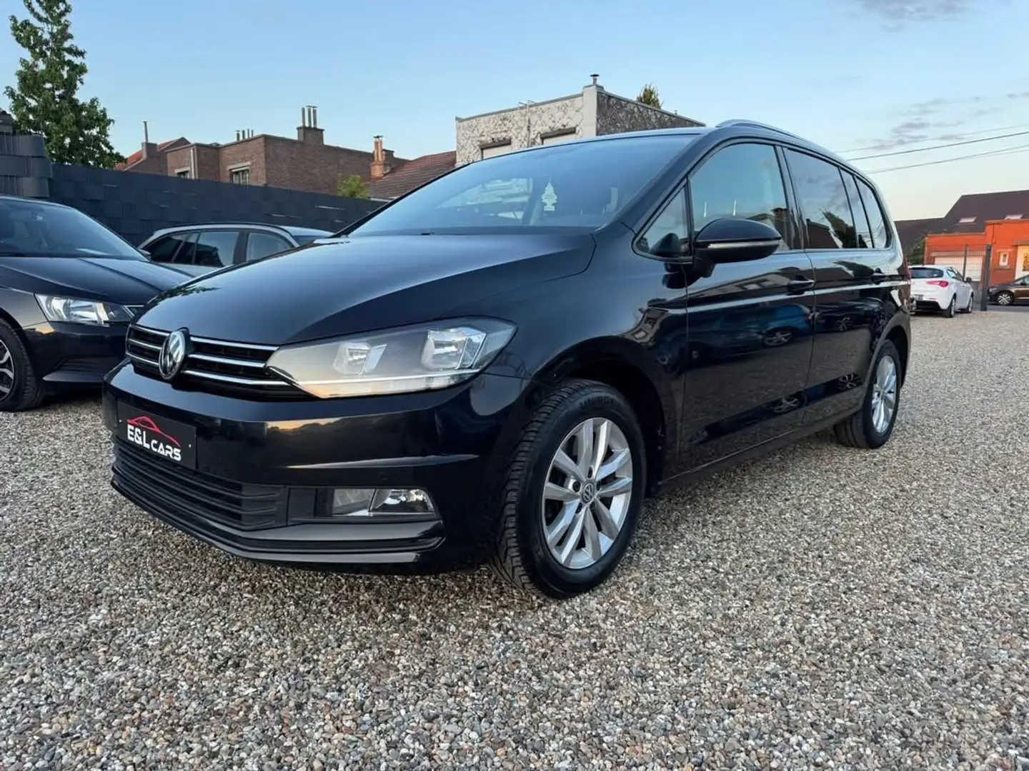 Volkswagen Touran 1.6 TDi 7 places **12 mois de garantie** Noir - 1