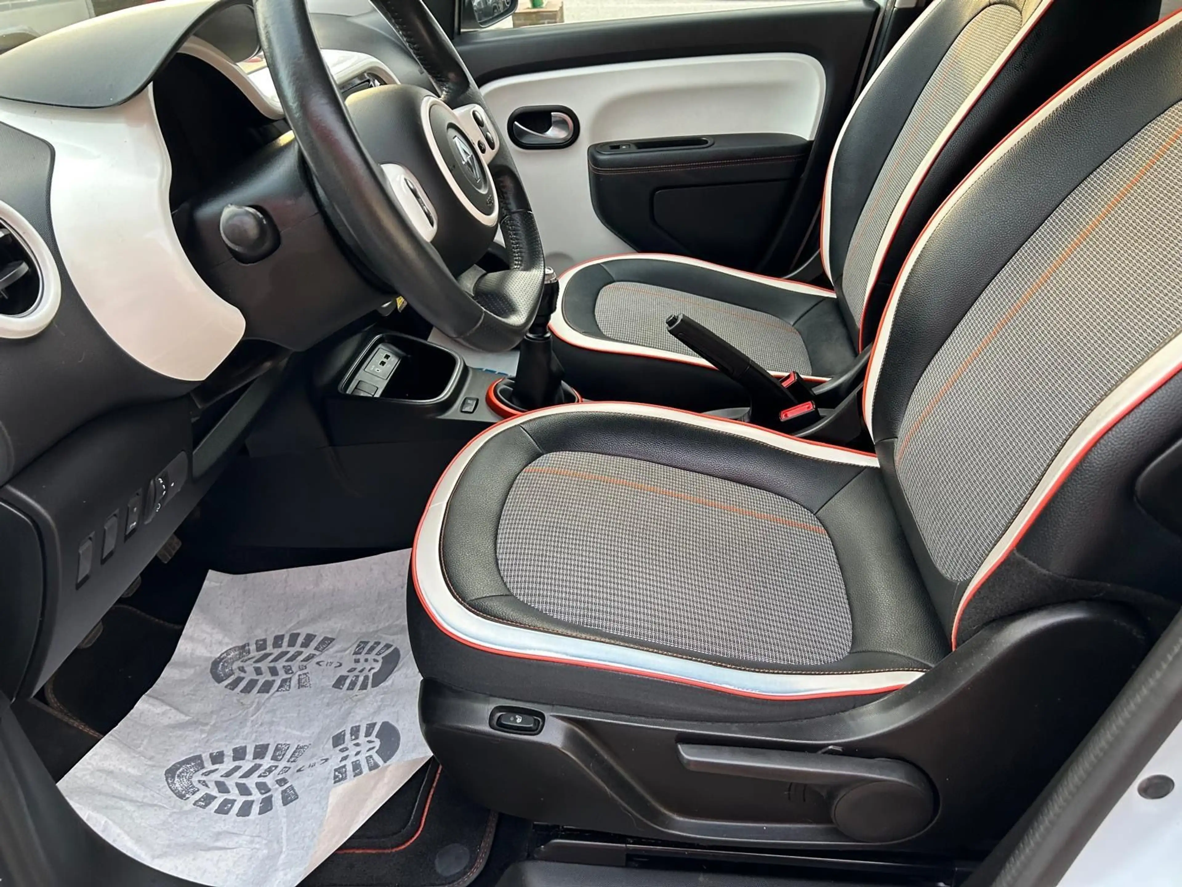 Renault Twingo Vibes/FALTDACH/NAVI/SHZ/TEMP/KAM/S+W — photo 11