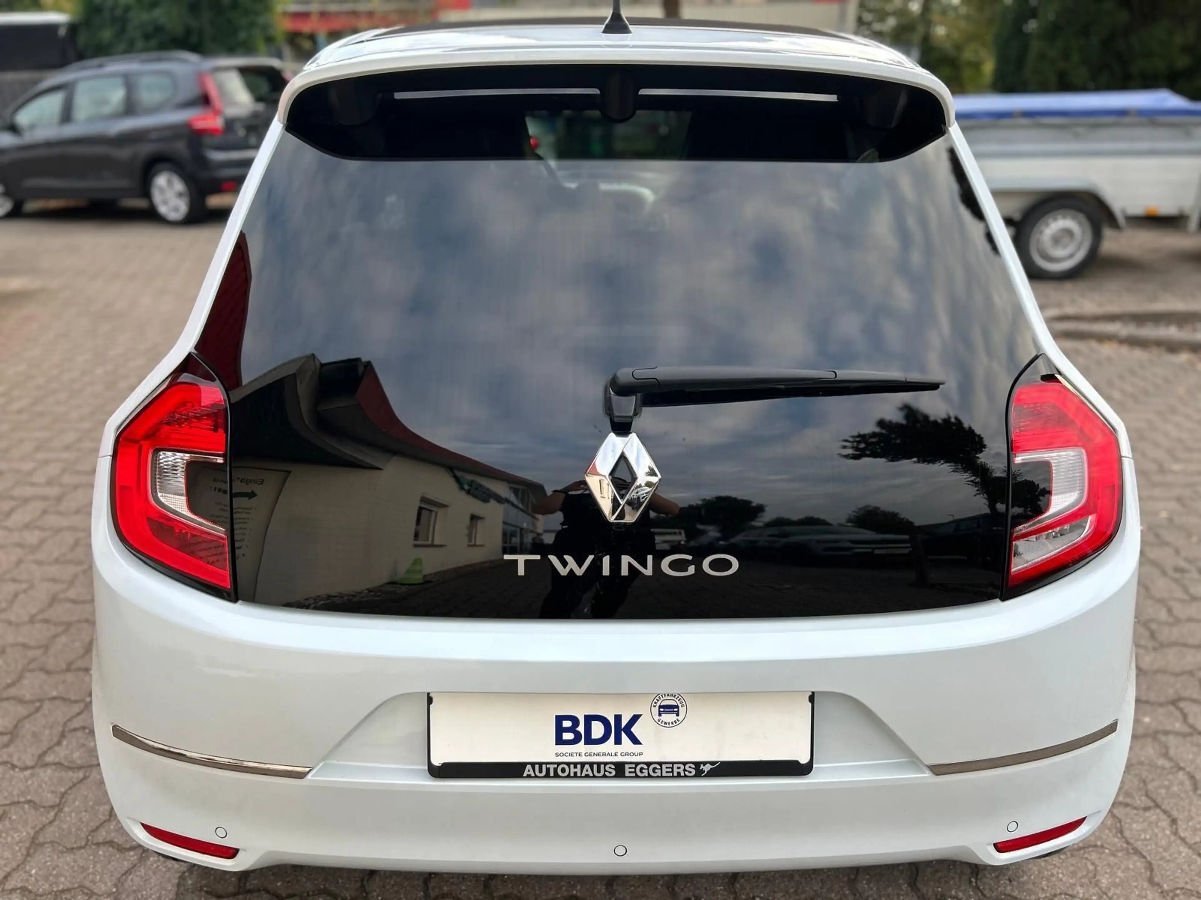 Renault Twingo Vibes/FALTDACH/NAVI/SHZ/TEMP/KAM/S+W — photo 6