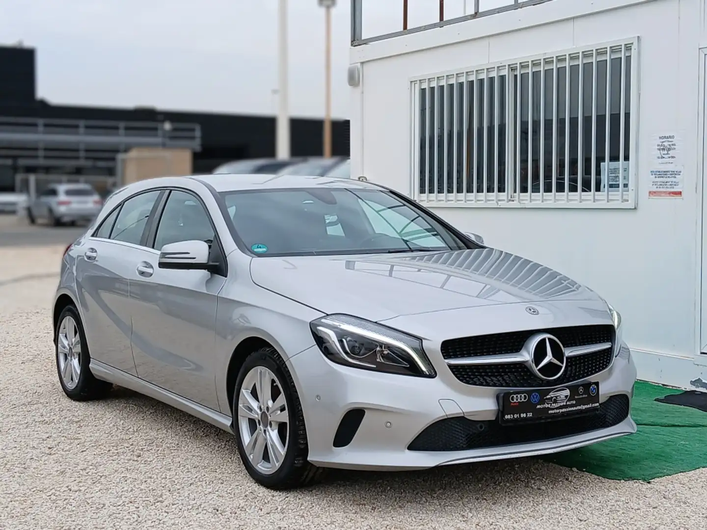 Mercedes-Benz A 220 220d 8G-DCT Argent - 2