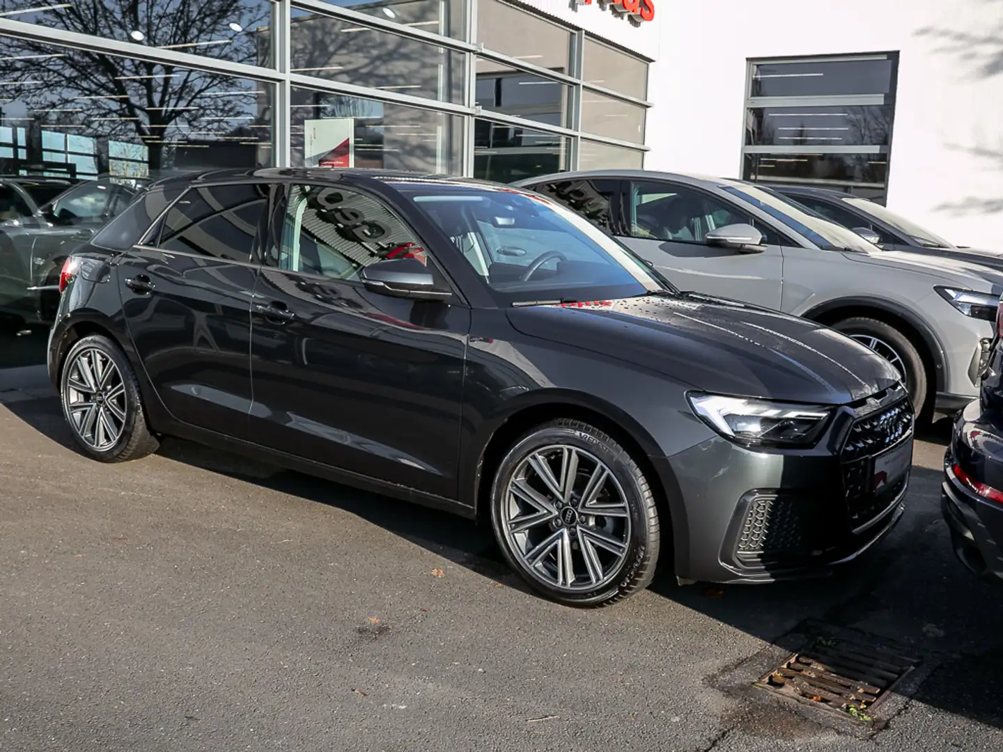 Audi A1 Sportback 25 TFSI advanced S tronic SHZ Grau - 2