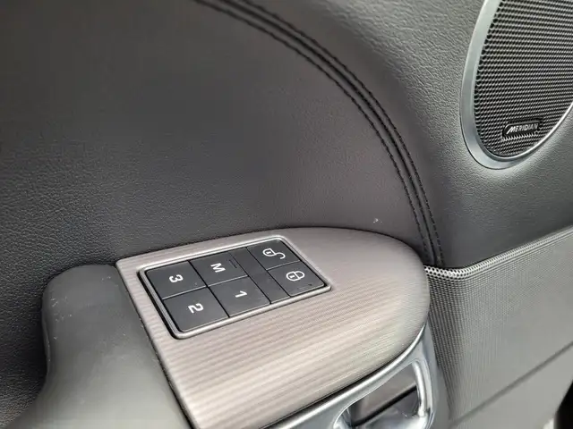 Land Rover Range Rover Sport view 23