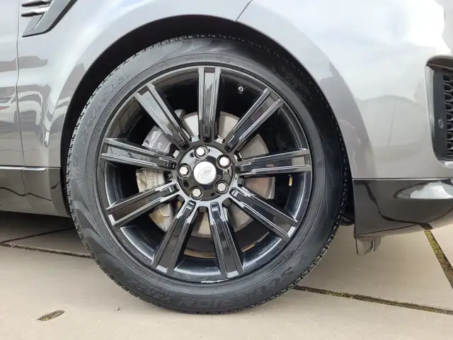 Land Rover Range Rover Sport view 8