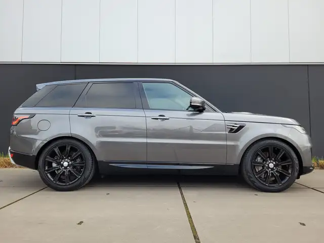 Land Rover Range Rover Sport view 2