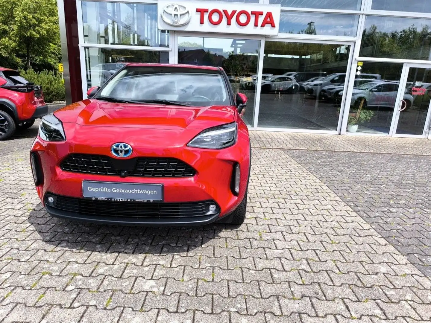 Toyota Yaris Cross Hybrid 1.5 VVT-i Elegant Rot - 1